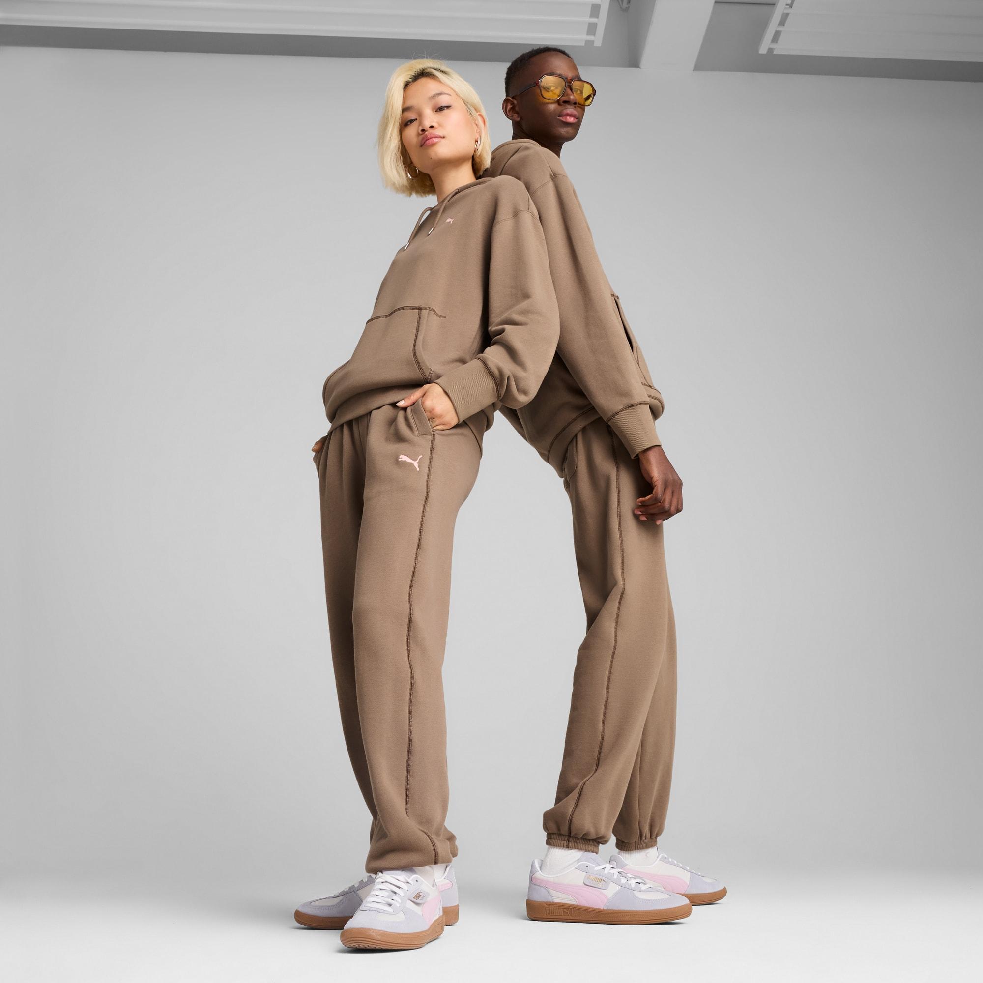 PREMIUM ESSENTIALS Relaxed Graphic Sweatpants Product Image