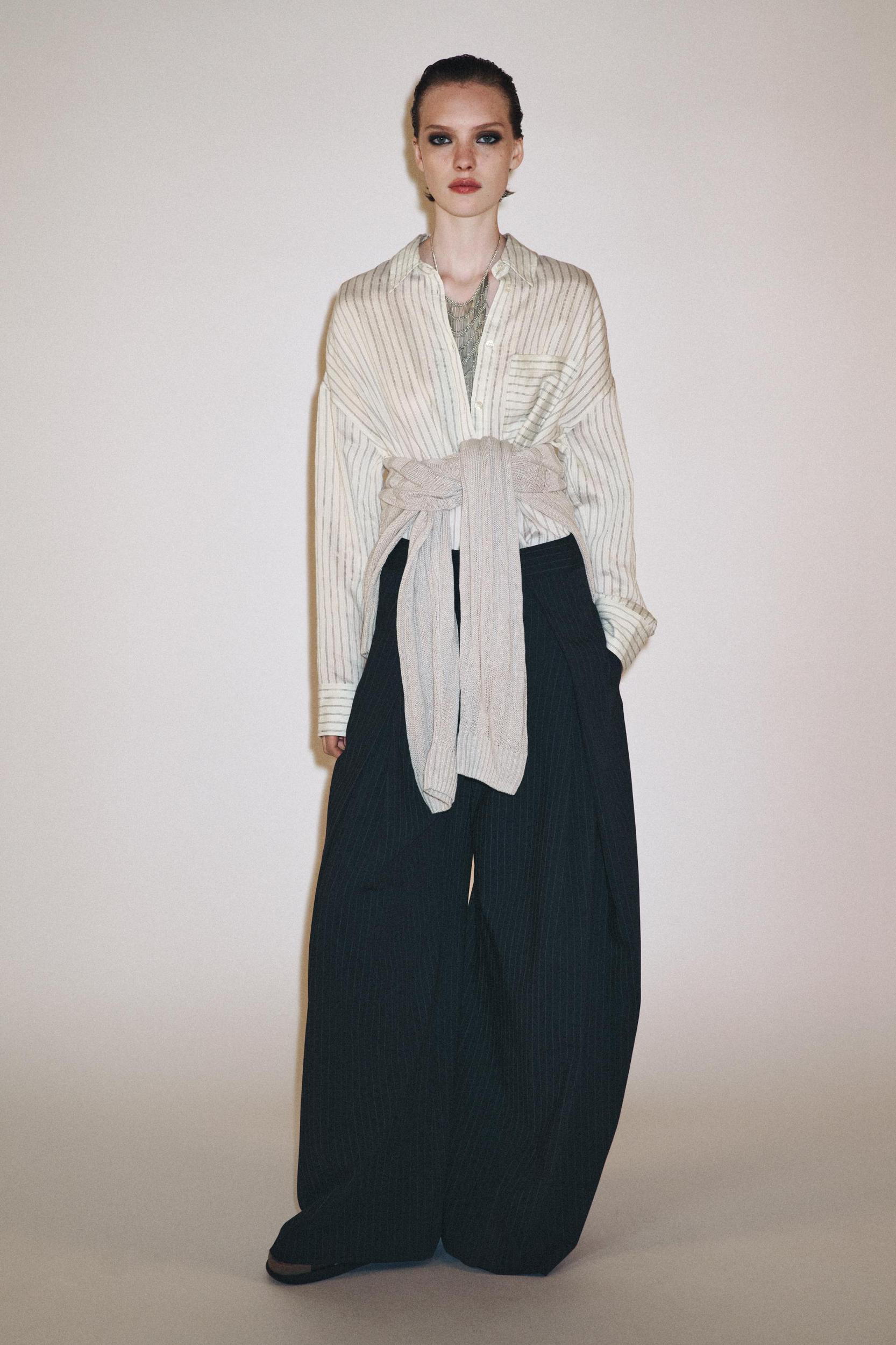 TEXTURED JEWEL TRIPLE EARRINGS Product Image