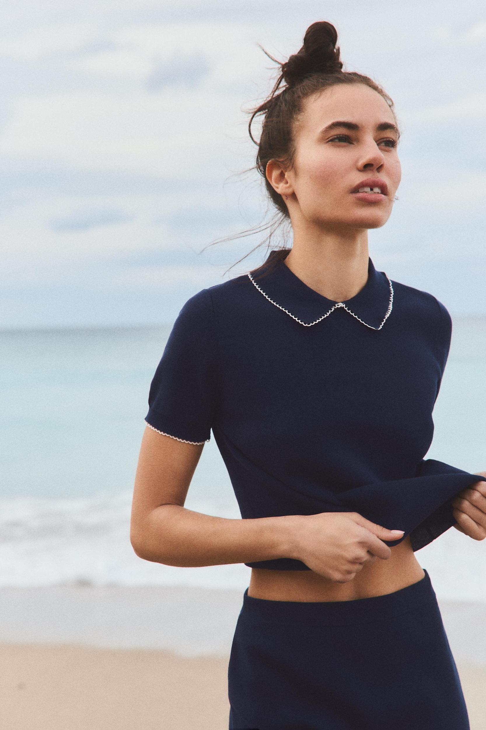 CONTRAST TRIM KNIT TOP Product Image