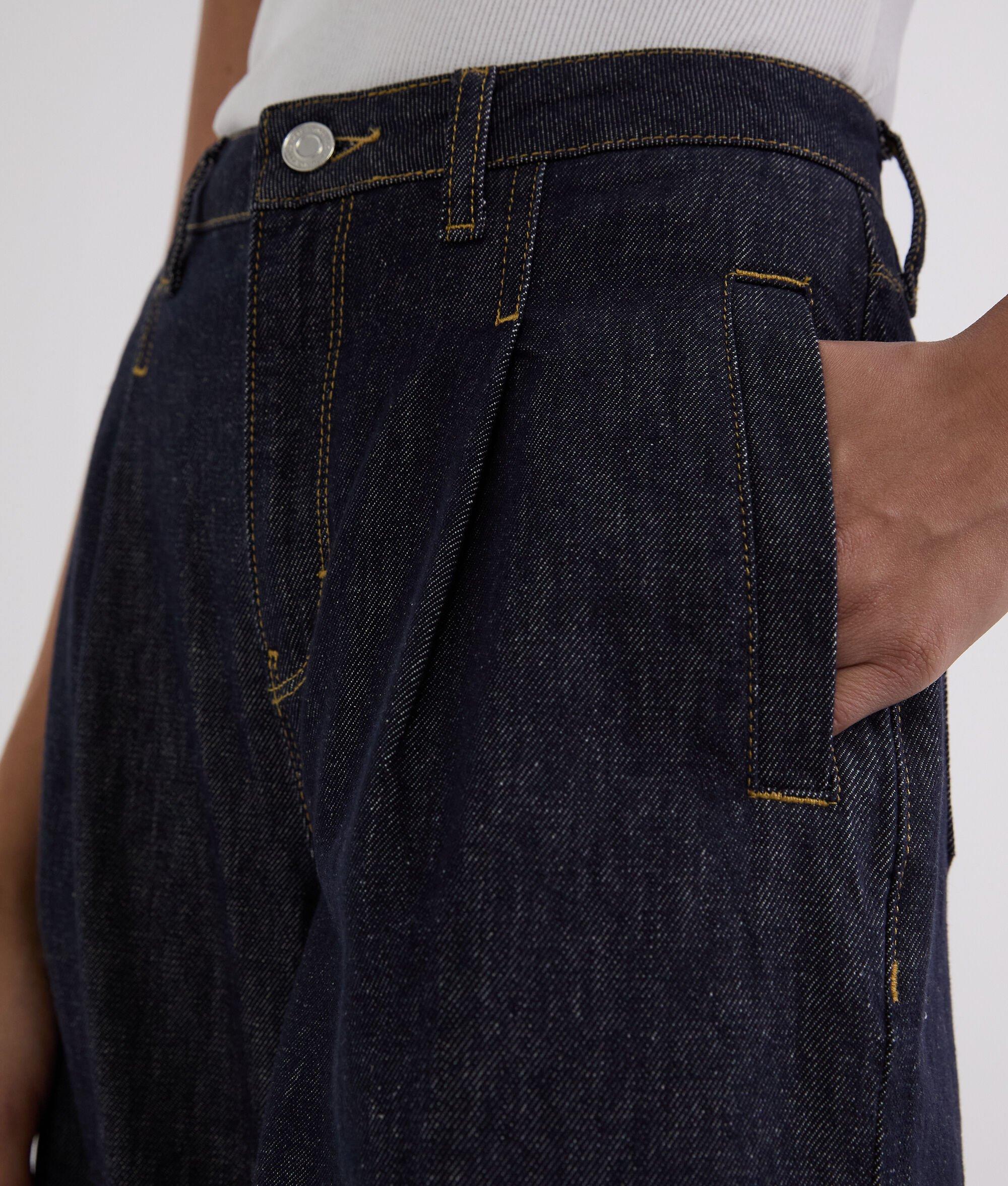 CONTRAST STITCH WIDE-LEG JEANS Product Image