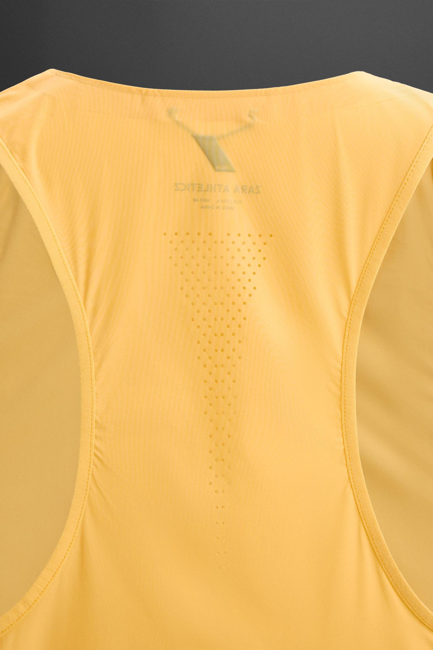 LIGHTWEIGHT TECHNICAL TANK TOP Product Image