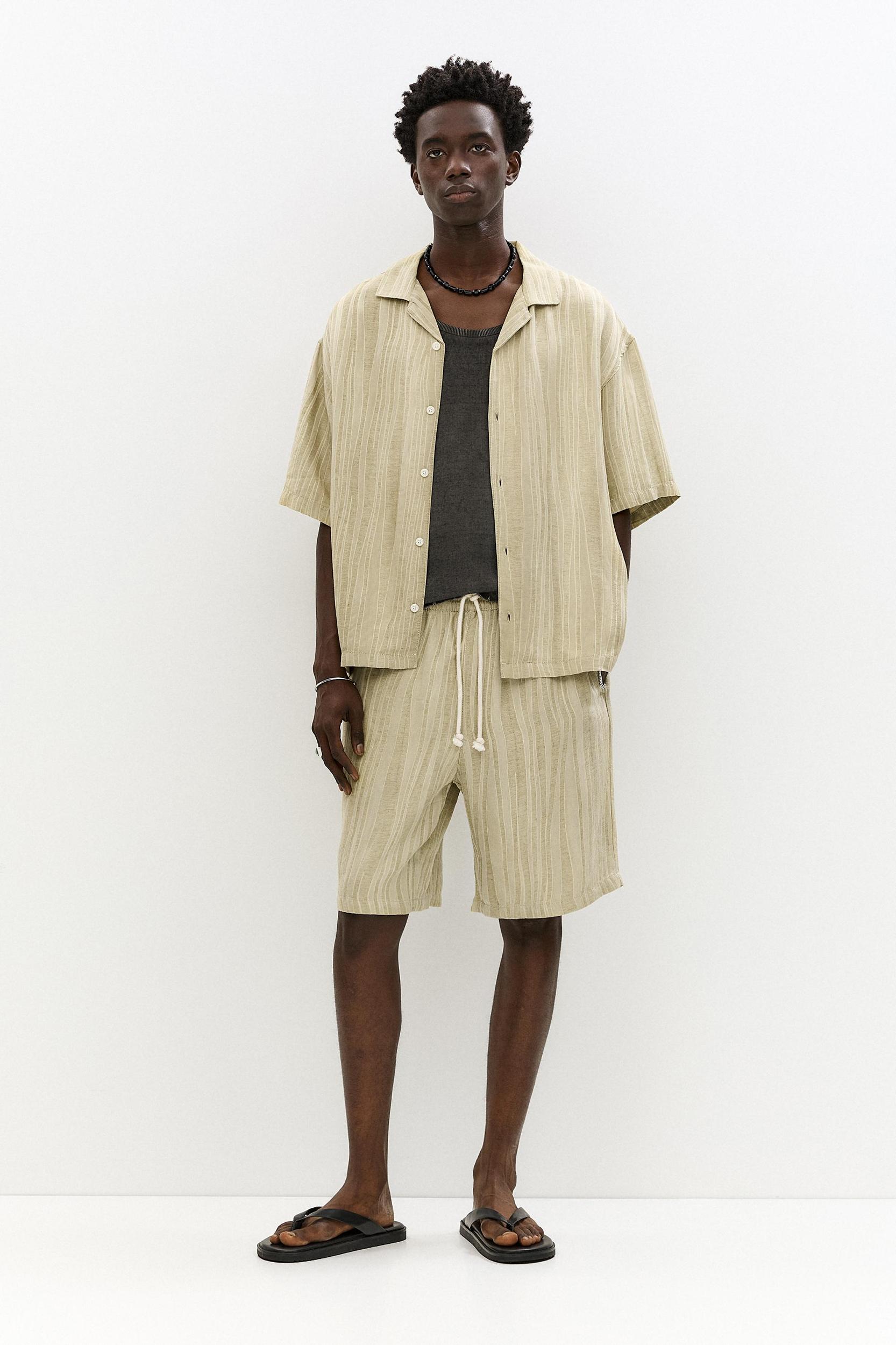 Striped short sleeve shirt Product Image