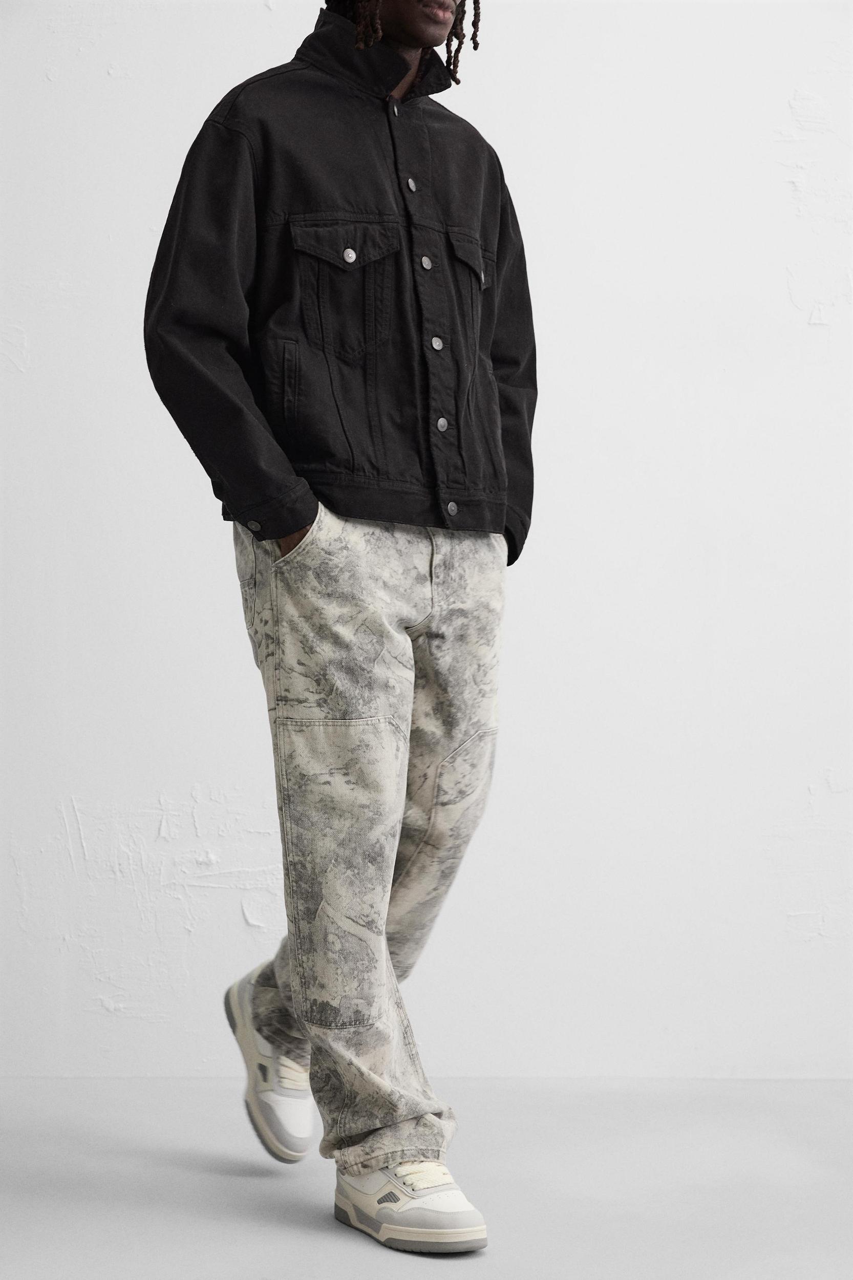 SKATE SNEAKERS Product Image