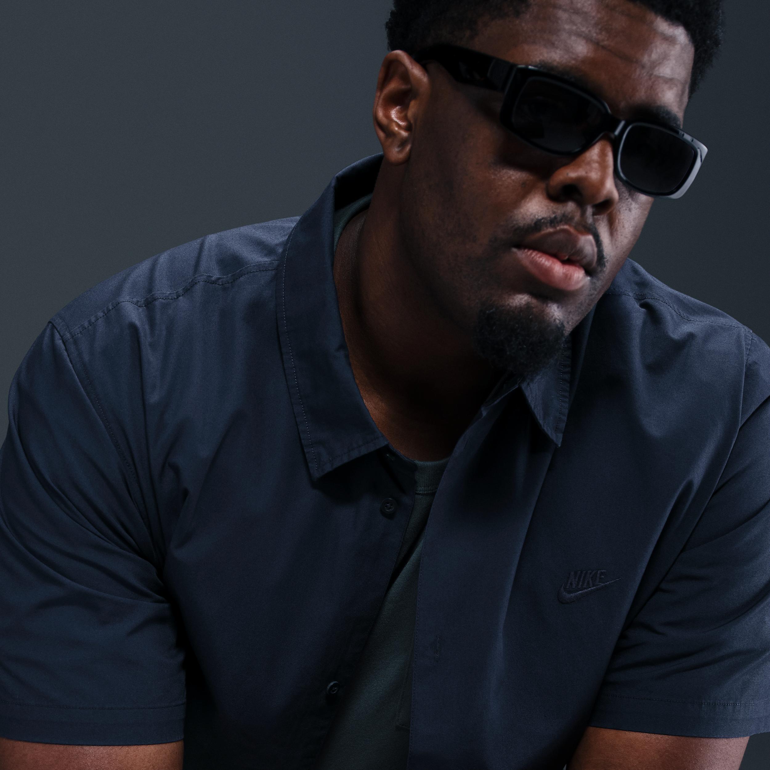 Nike Men's Club Short-Sleeve Button-Down Shirt Product Image