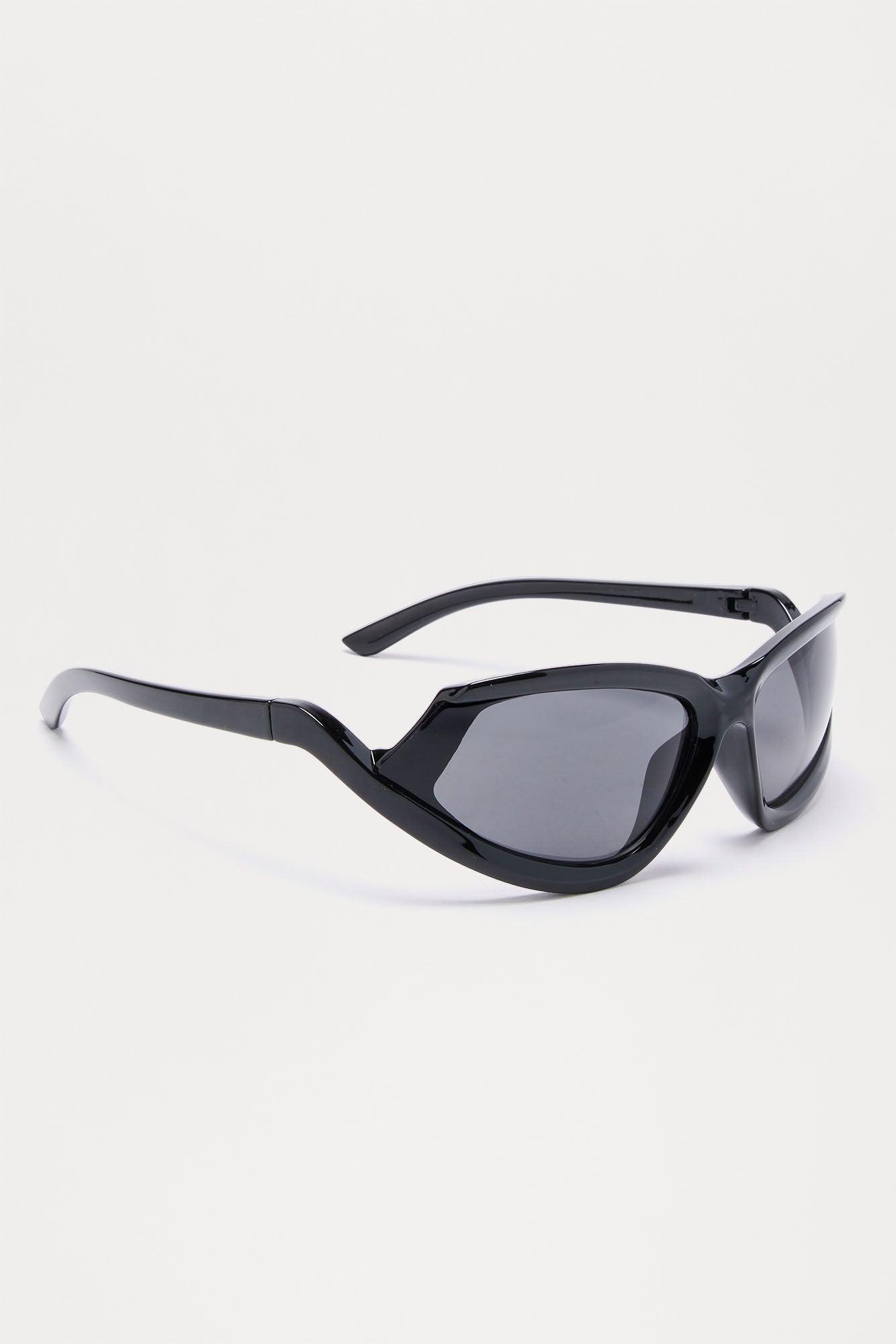Speed Queen Streetwear Shield Sunglasses - Black Female Product Image