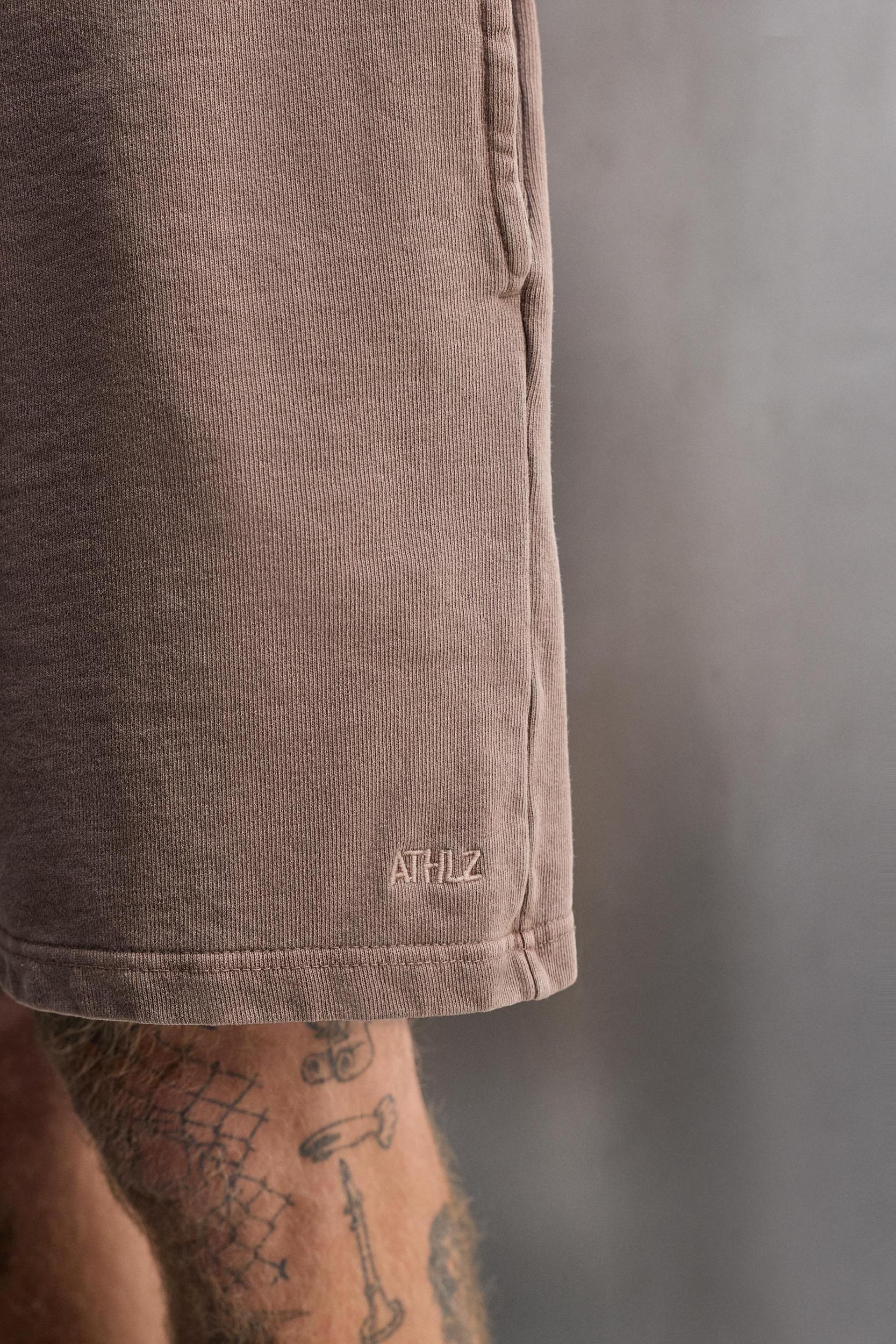 JOGGER SHORTS Product Image