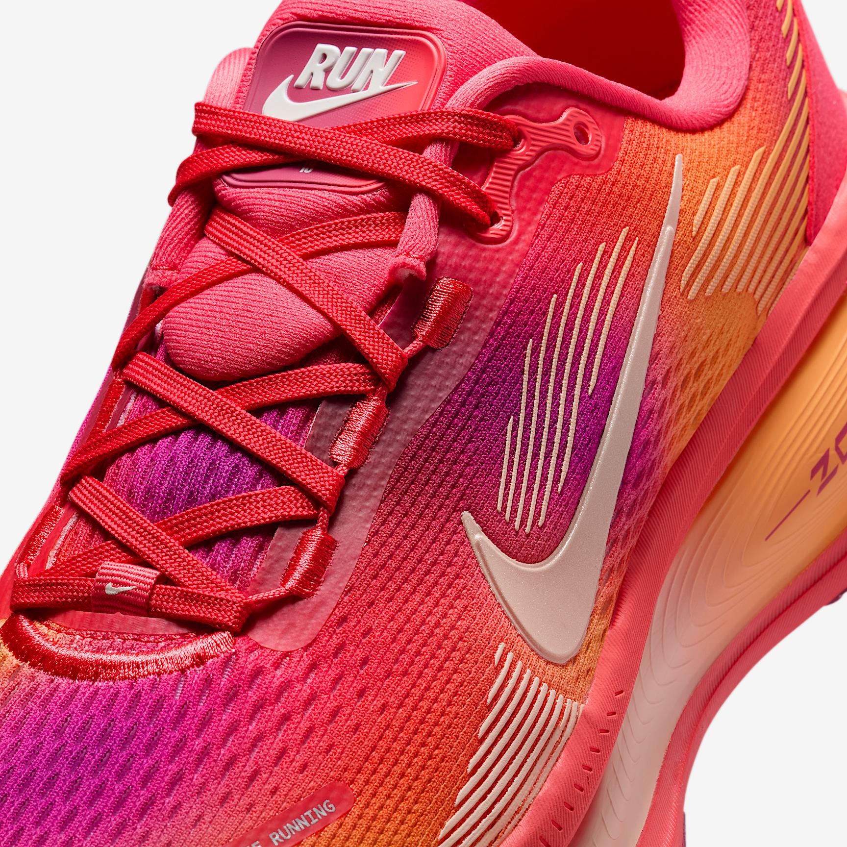 Nike Womens Vomero 18 SE Road Running Shoes | HQ2585-800 Product Image