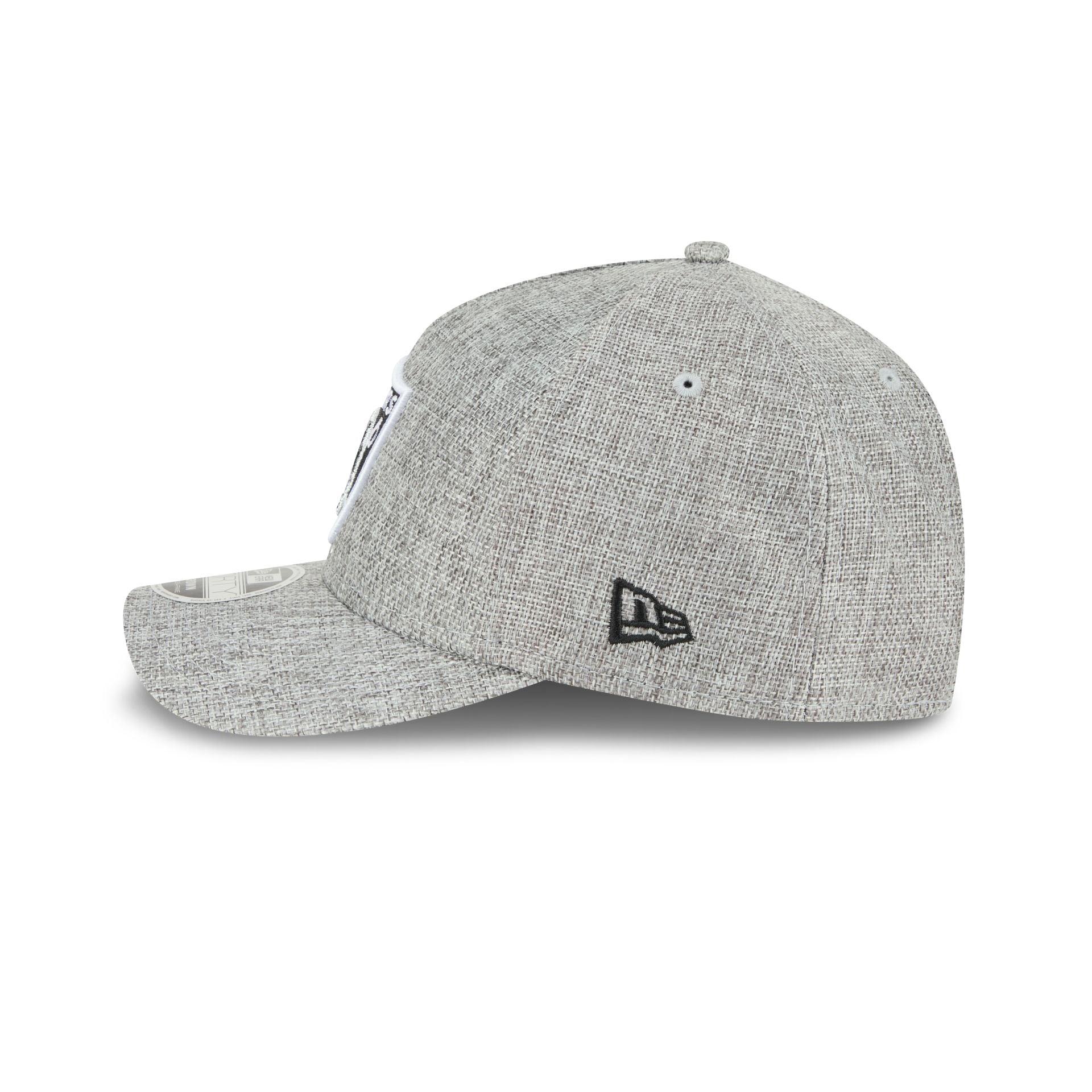 Las Vegas Raiders Cotton Weave Gray 9FORTY M-Crown A-Frame Snapback Hat Male Product Image