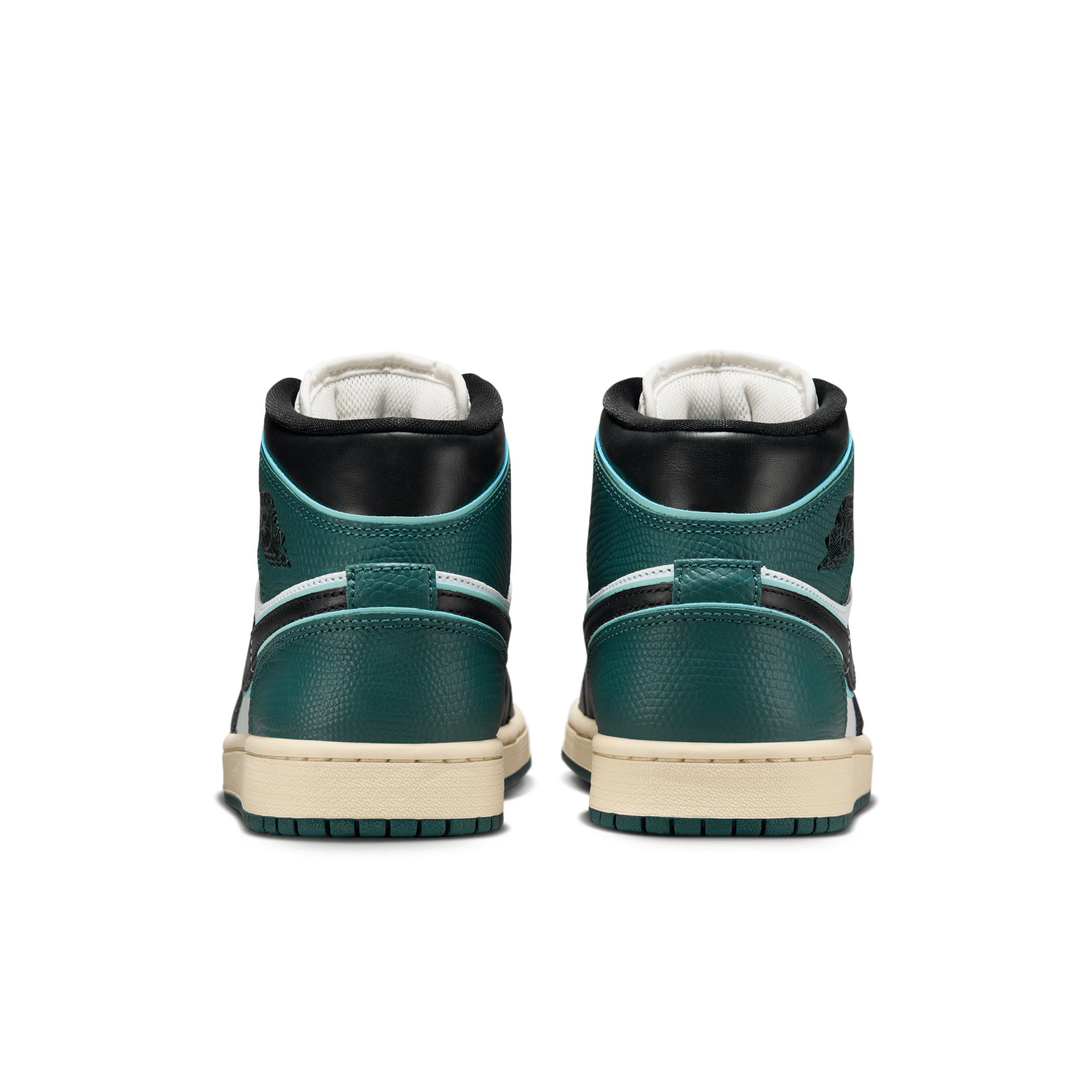 Women's Air Jordan 1 Mid SE Shoes Product Image