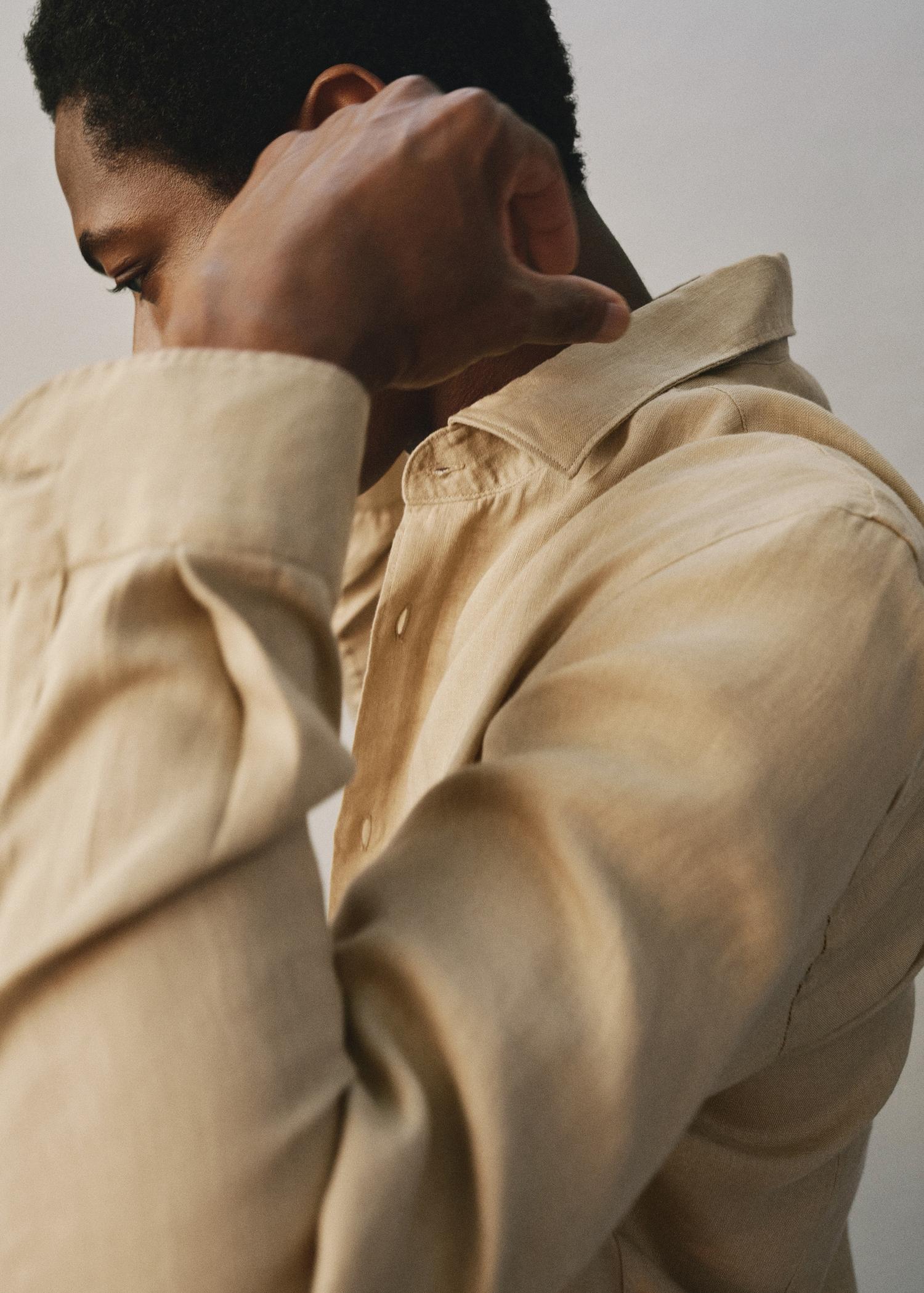 100% linen slim-fit shirt - Men | MANGO USA Product Image