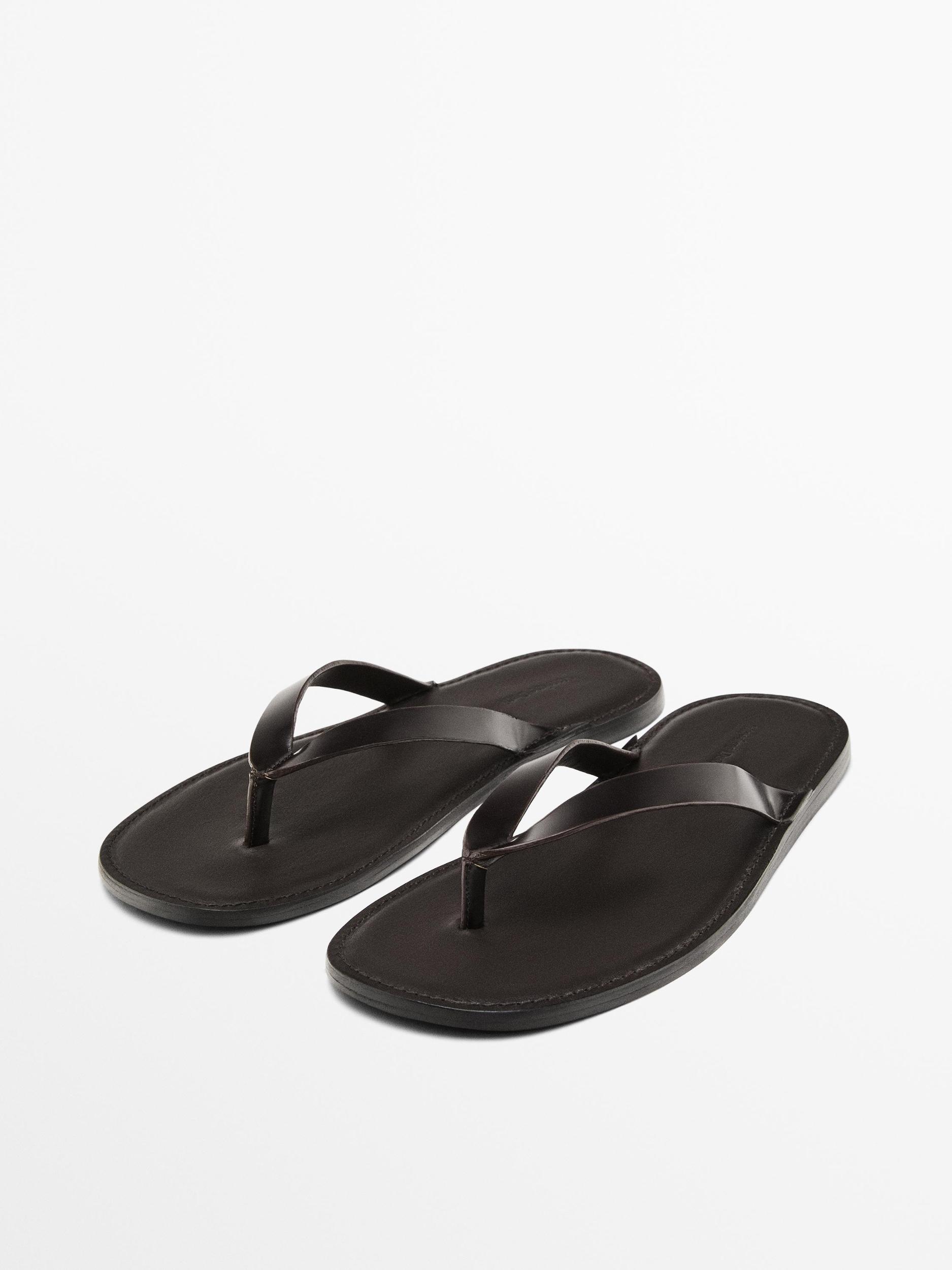 Leather sandals with toe divider Product Image