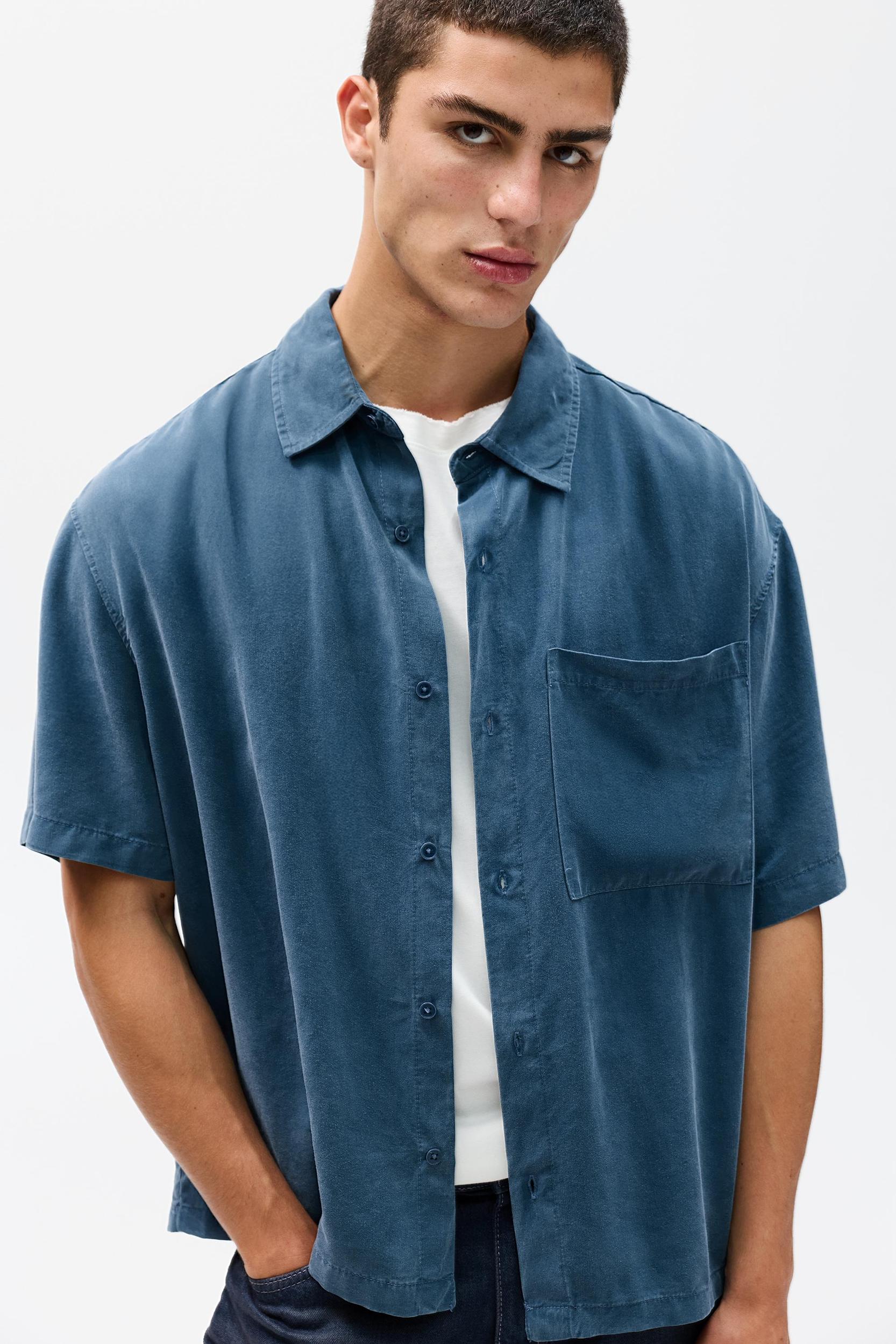Short sleeve flowing shirt Product Image