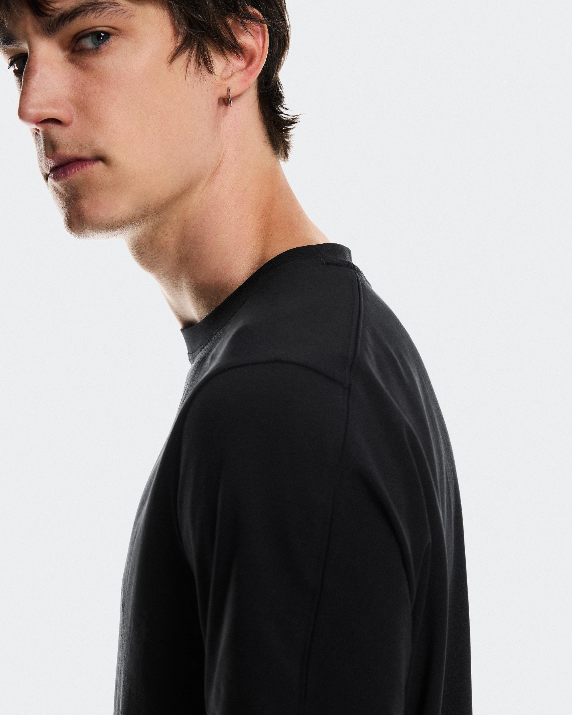 The Focus-T: Men's Versatile Workout Top Product Image