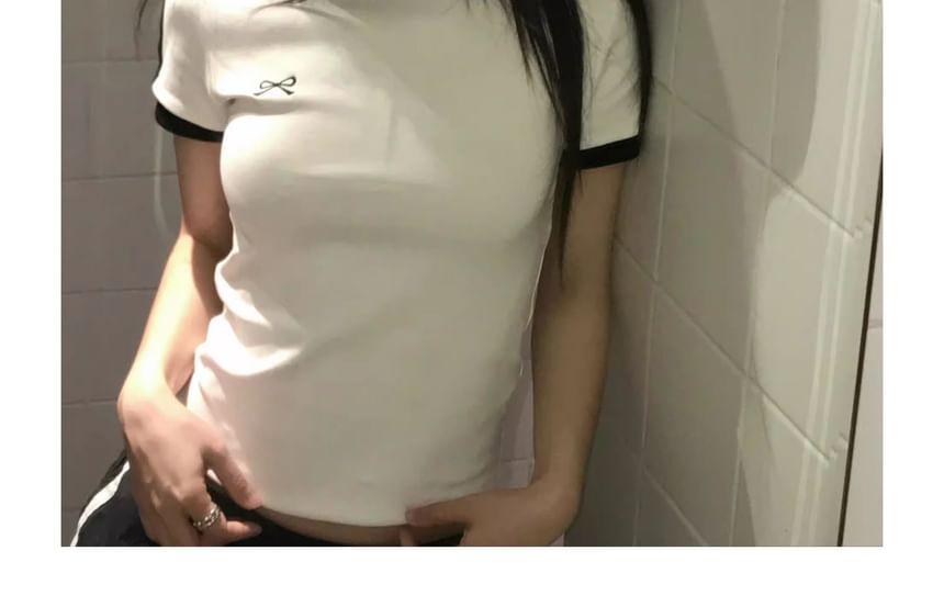 Short-Sleeve Crew Neck Striped Bow Embroidered T-Shirt Product Image