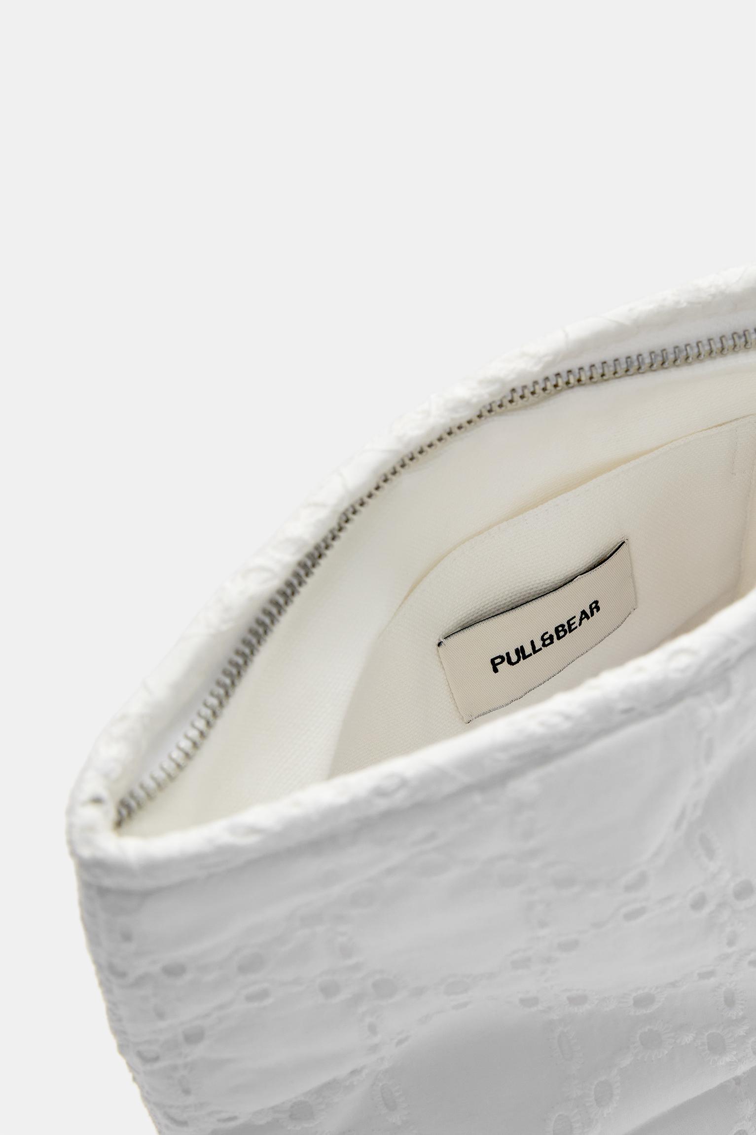 Embroidered make-up bag Product Image