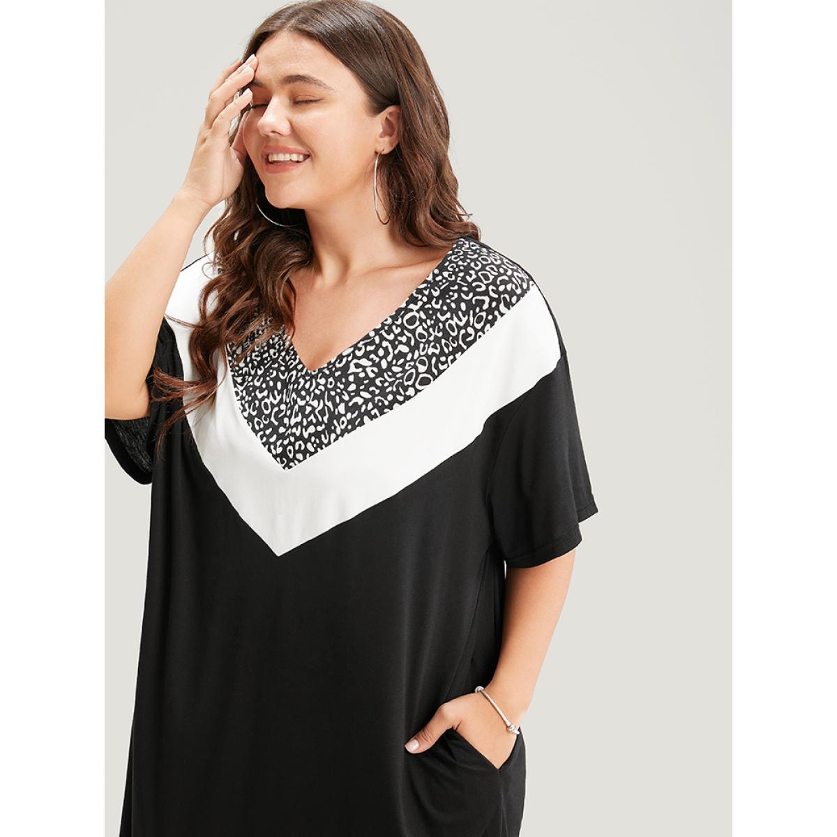 Plus Size Leopard Contrast Pocket Arc Hem Dress Black Women Casual Contrast V-neck Short sleeve Curvy Knee Dress BloomChic 30/6X Product Image