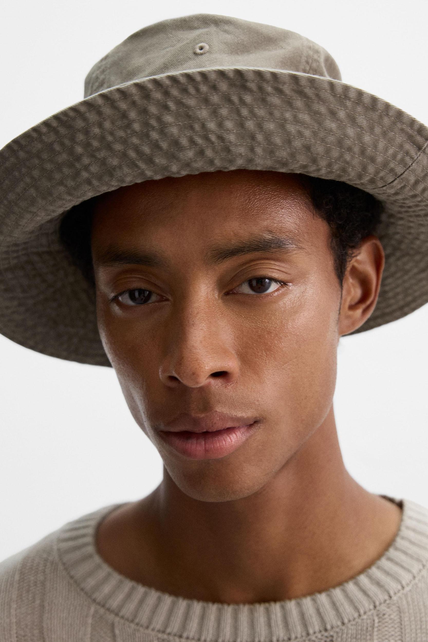 WASHED BUCKET HAT Product Image