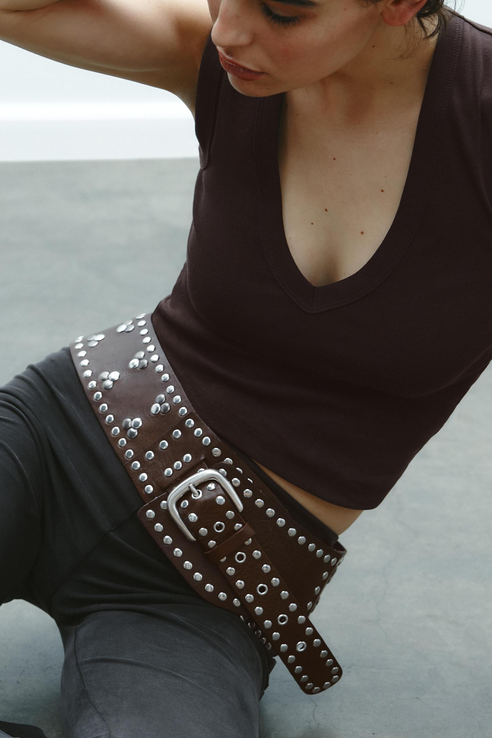 V-NECK TOP Product Image