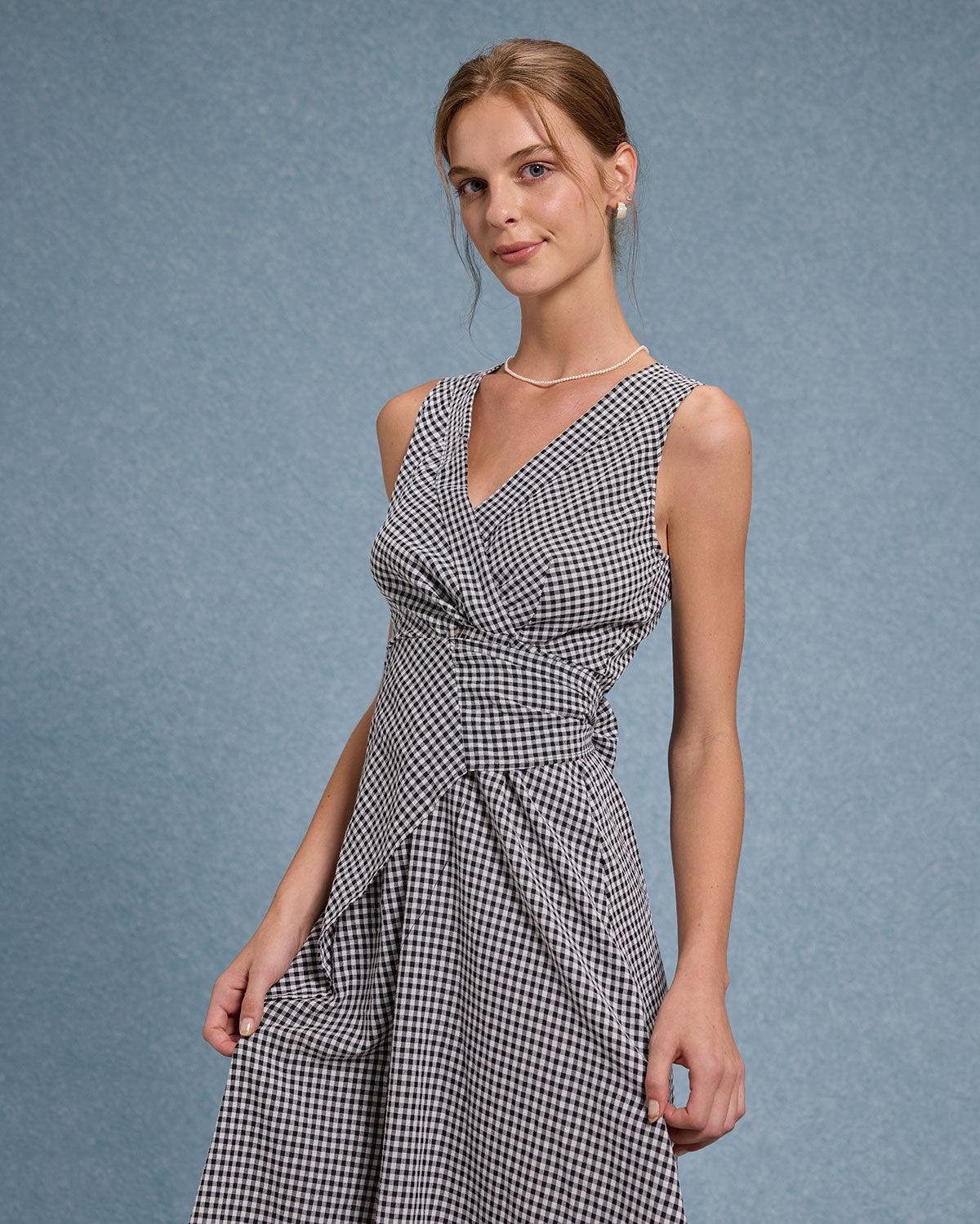 Black Plaid V Neck Sleeveless Maxi Dress Product Image