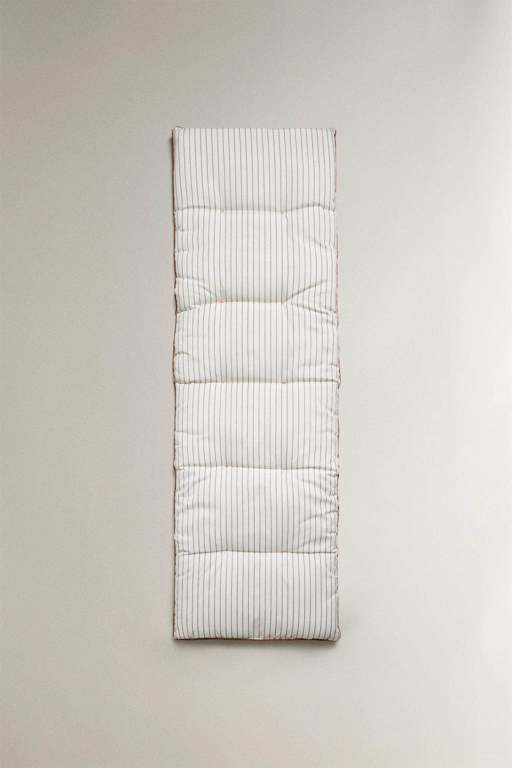 STRIPED OUTDOOR LOUNGER TOPPER Product Image