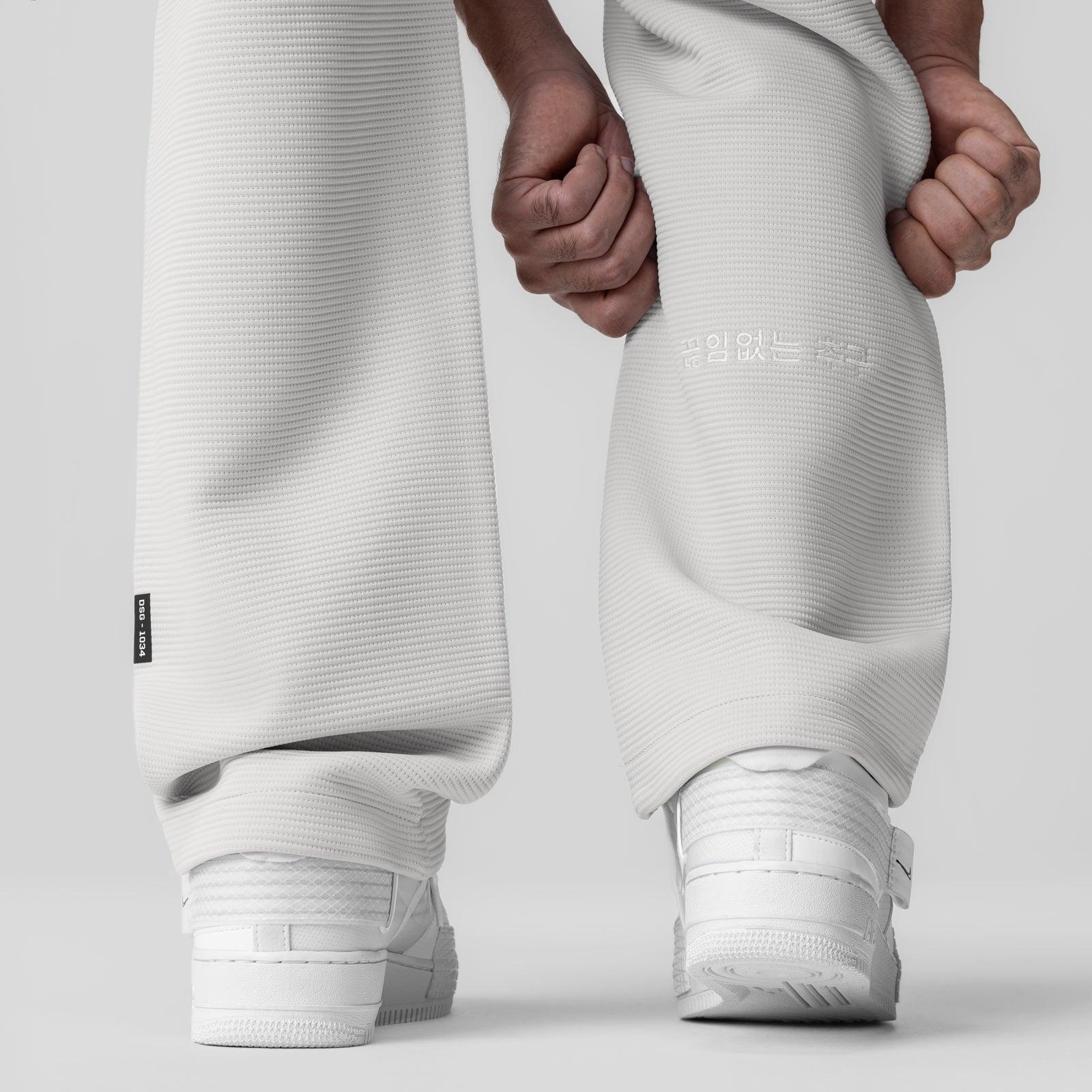 1034. Deltapeak® Straight Leg Sweats - Light Grey Product Image