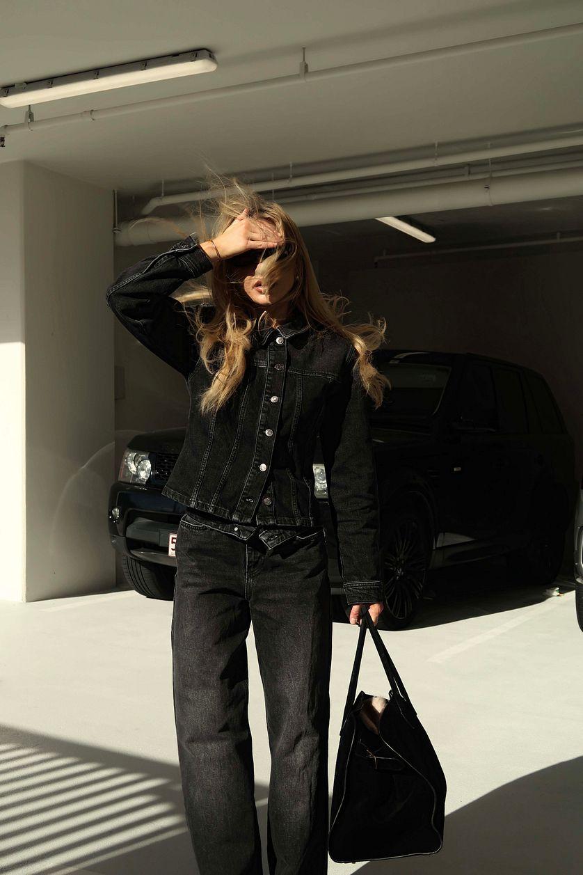 Long Sleeved Fitted Denim Shirt Product Image