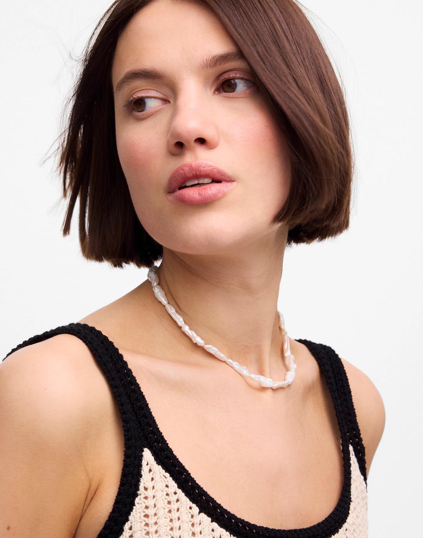 Elongated Pearl Choker Necklace Product Image