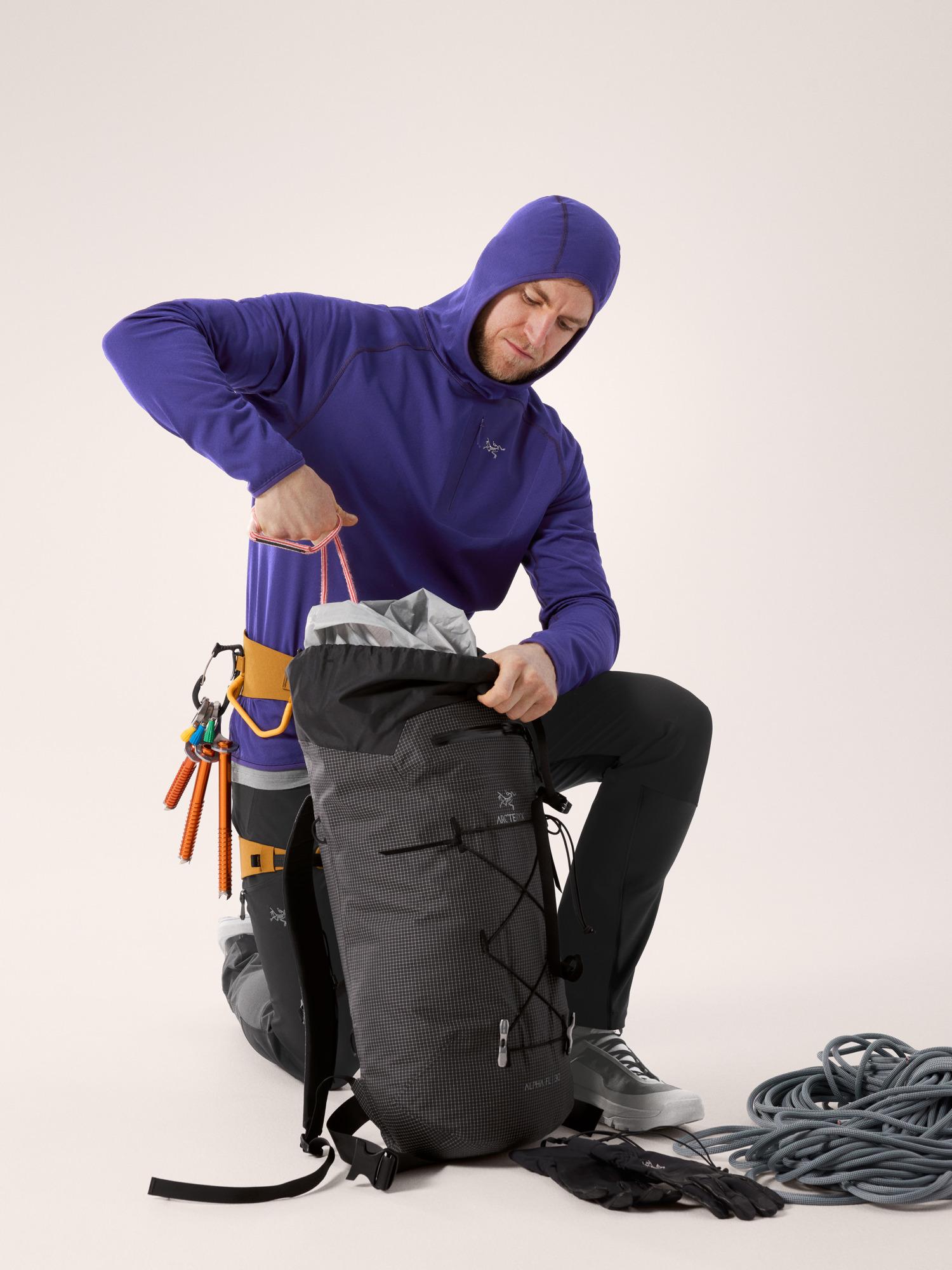 Delta Pullover Hoody Men's Product Image