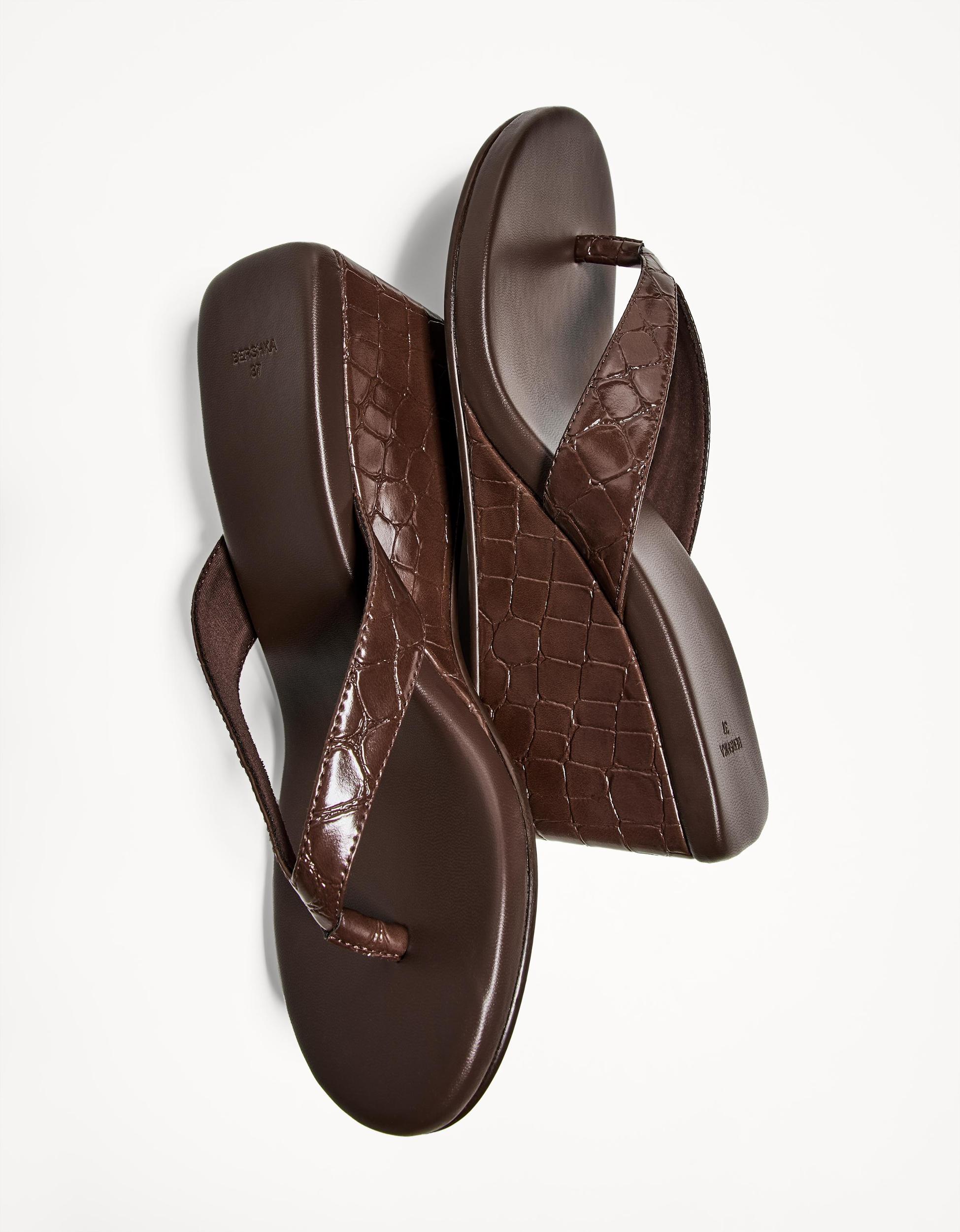 High-heel wedge sandals Product Image