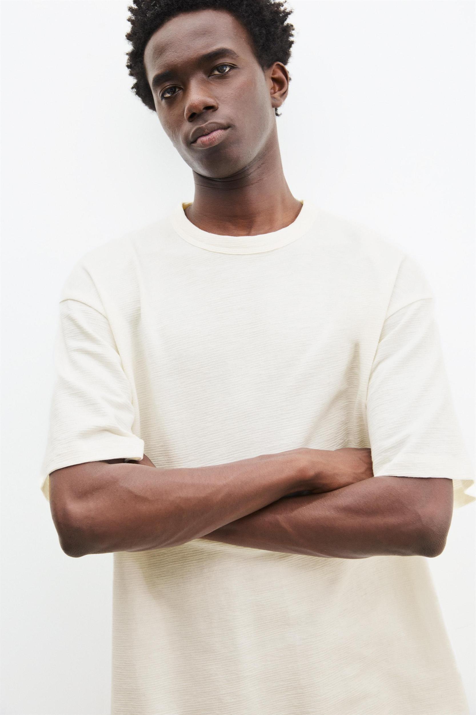 Short sleeve textured T-shirt Product Image