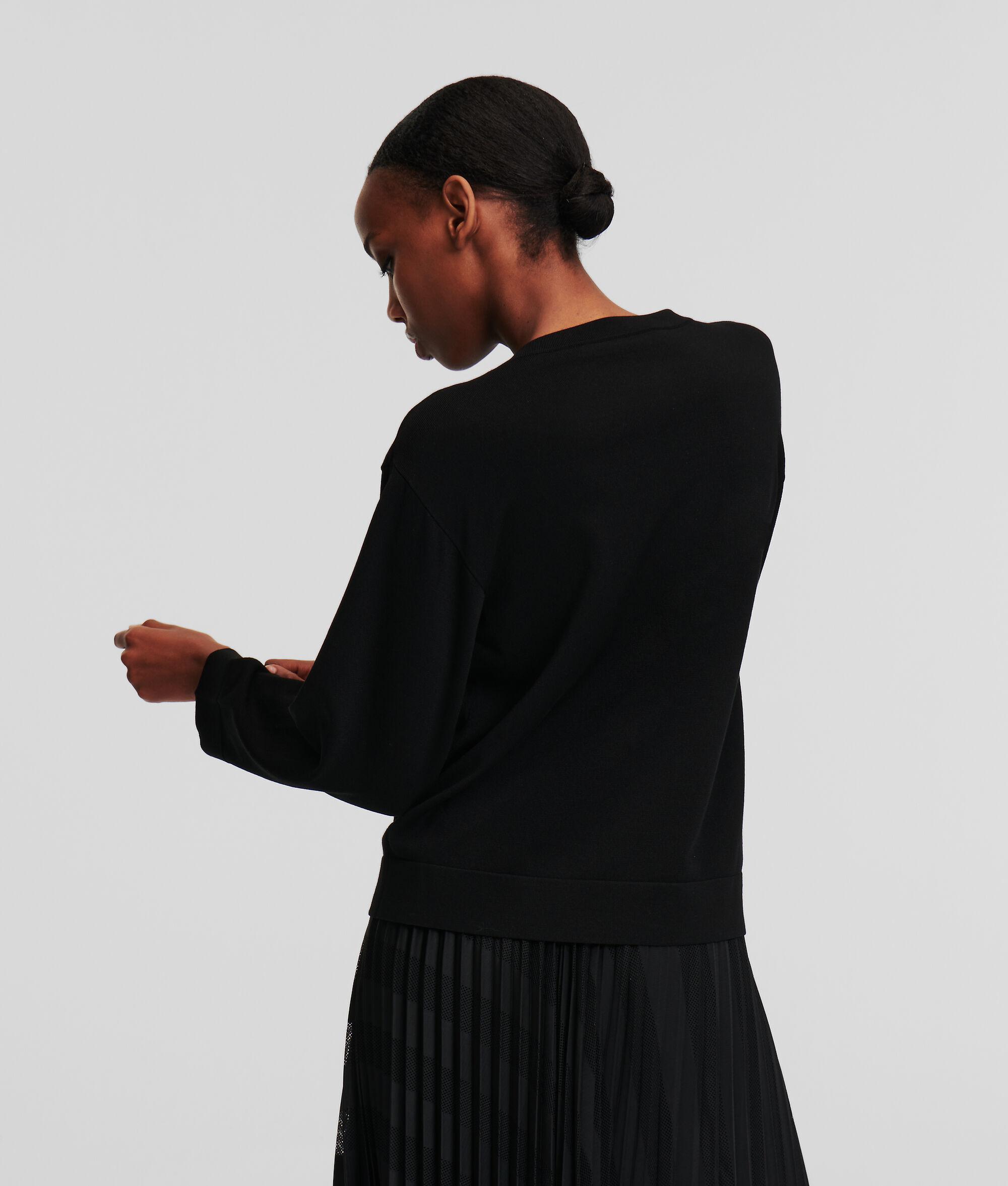 SIGNATURE V-NECK SWEATER Product Image