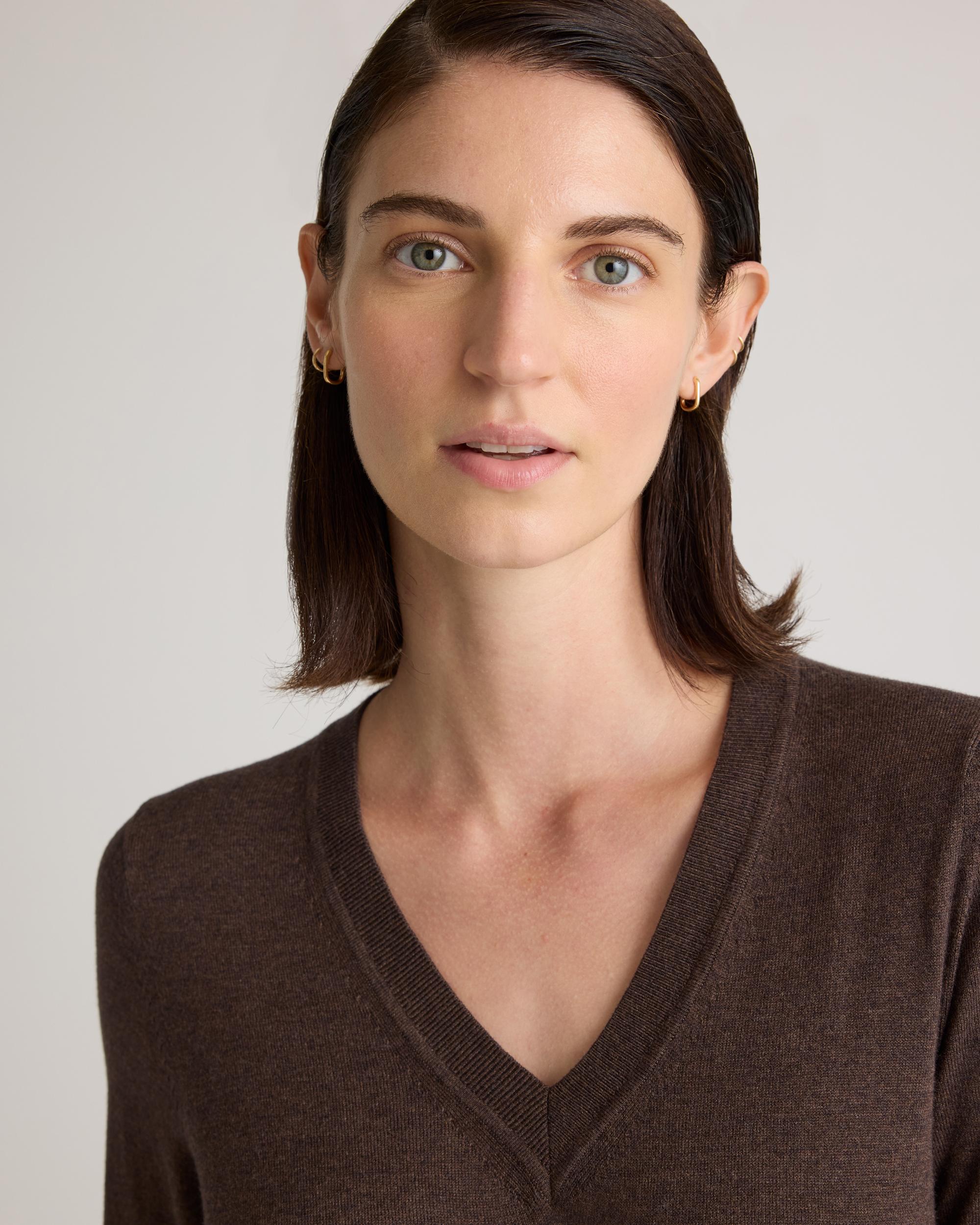 Quince | Women's Lightweight Cotton Cashmere V-Neck Sweater Size XS, Organic Cotton Product Image