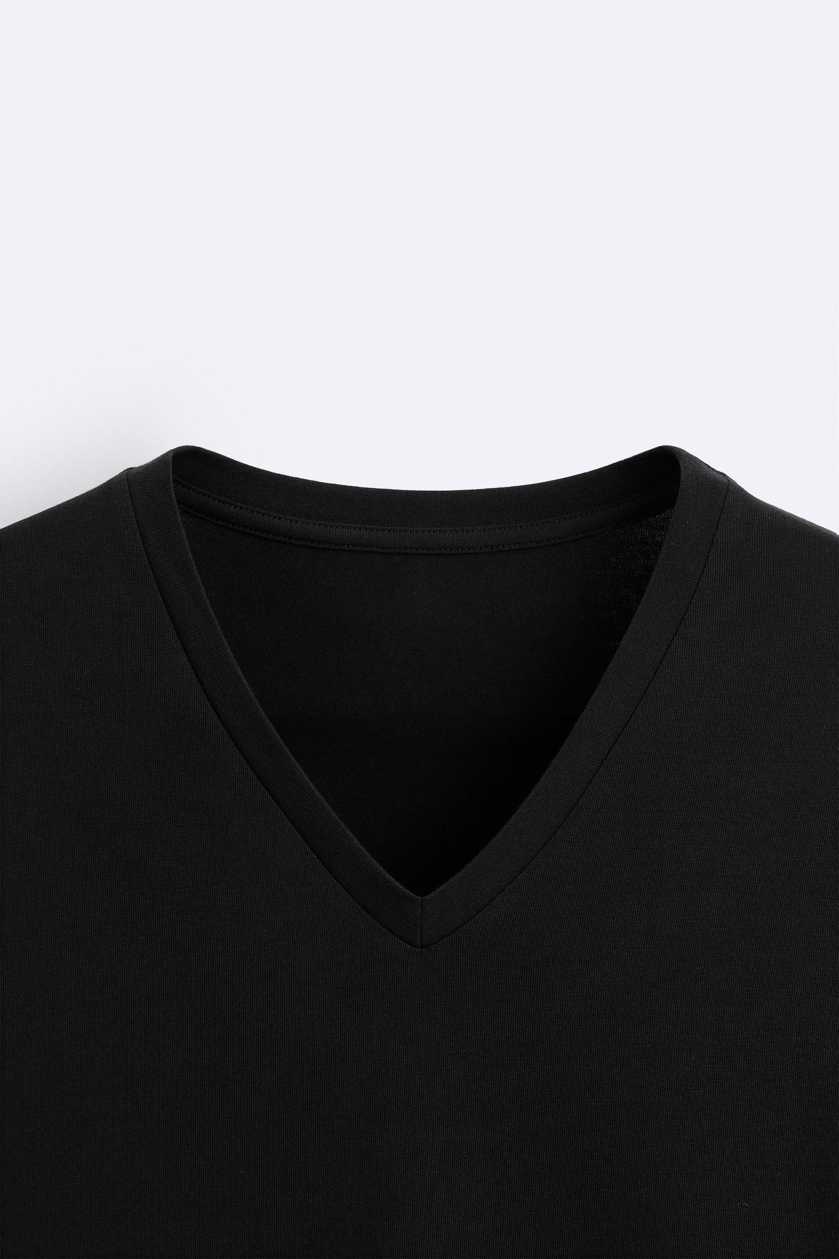 BASIC V-NECK T-SHIRT Product Image