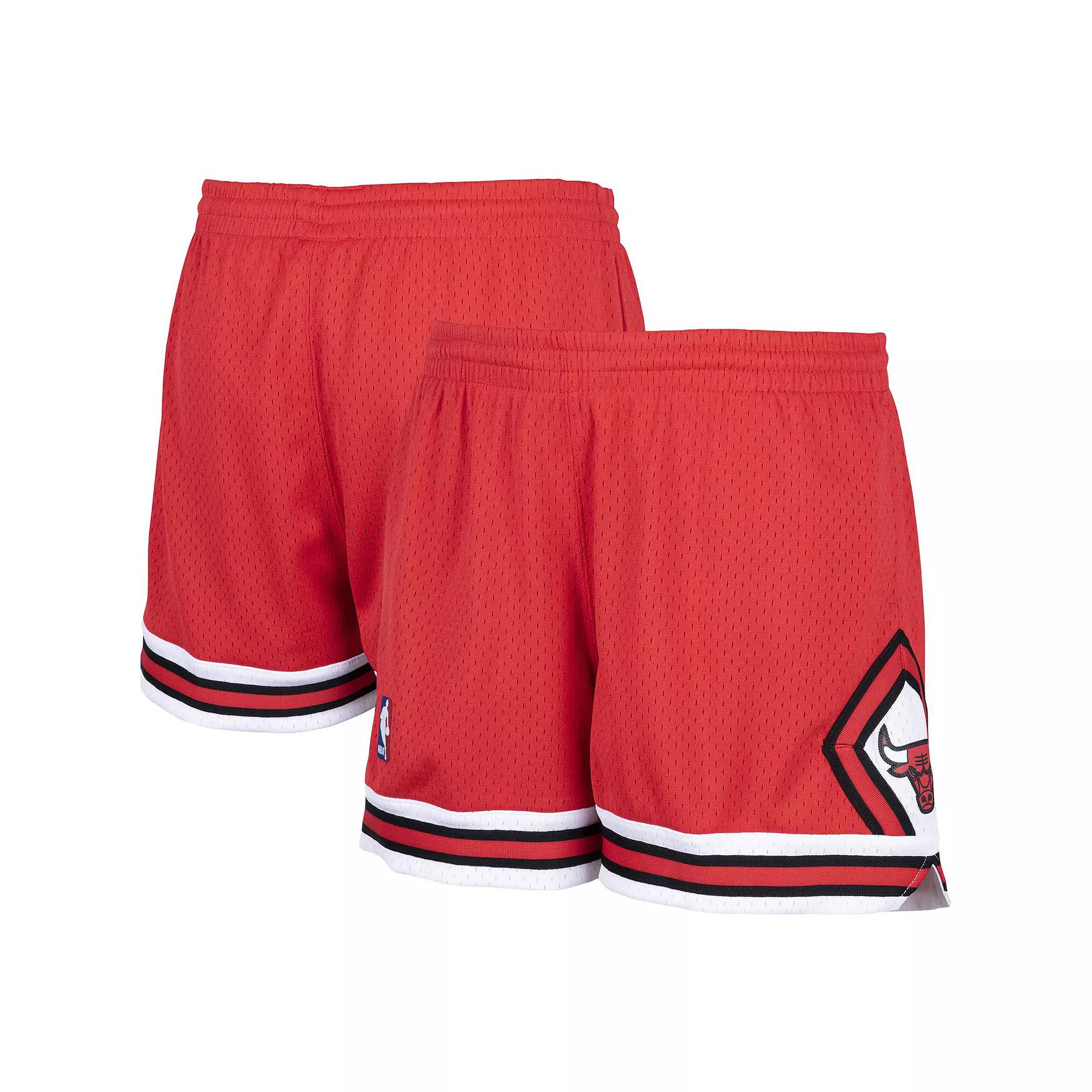 Women's Mitchell & Ness Red Chicago Bulls Jump Shot Shorts, Size: XL Product Image