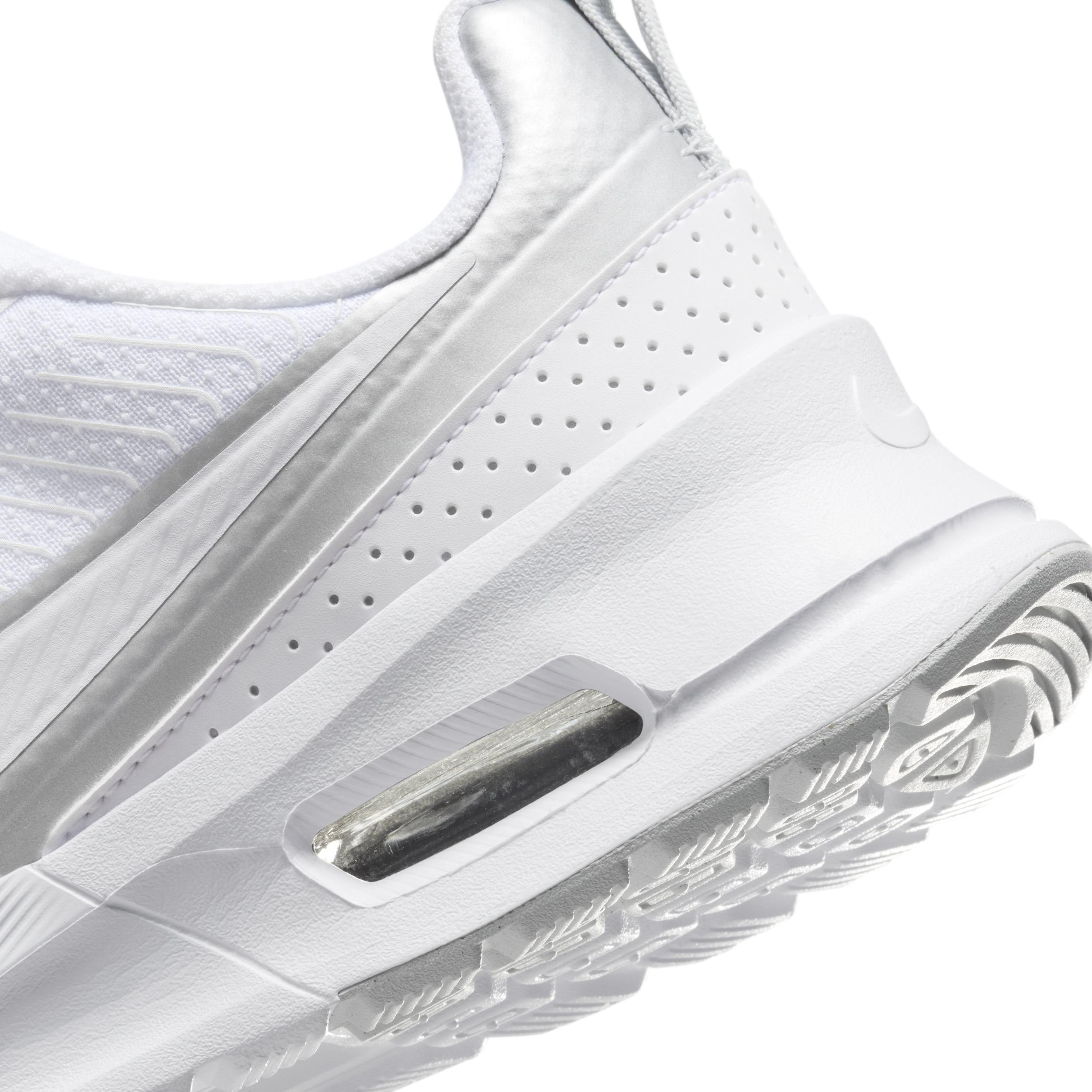 Nike Womens Air Max Nuaxis Shoes | HF1233-101 Product Image