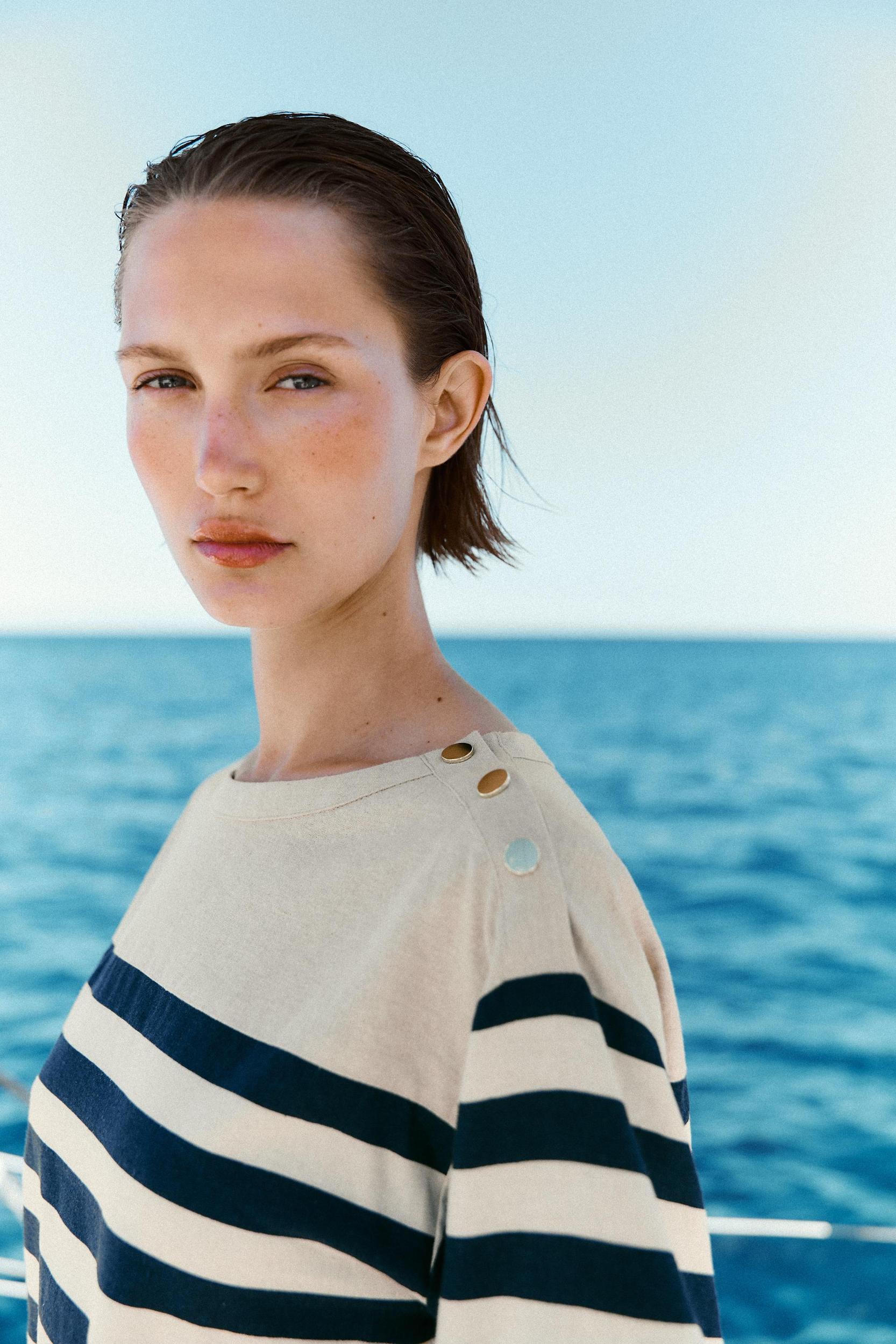 STRIPED LINEN BLOUSE Product Image