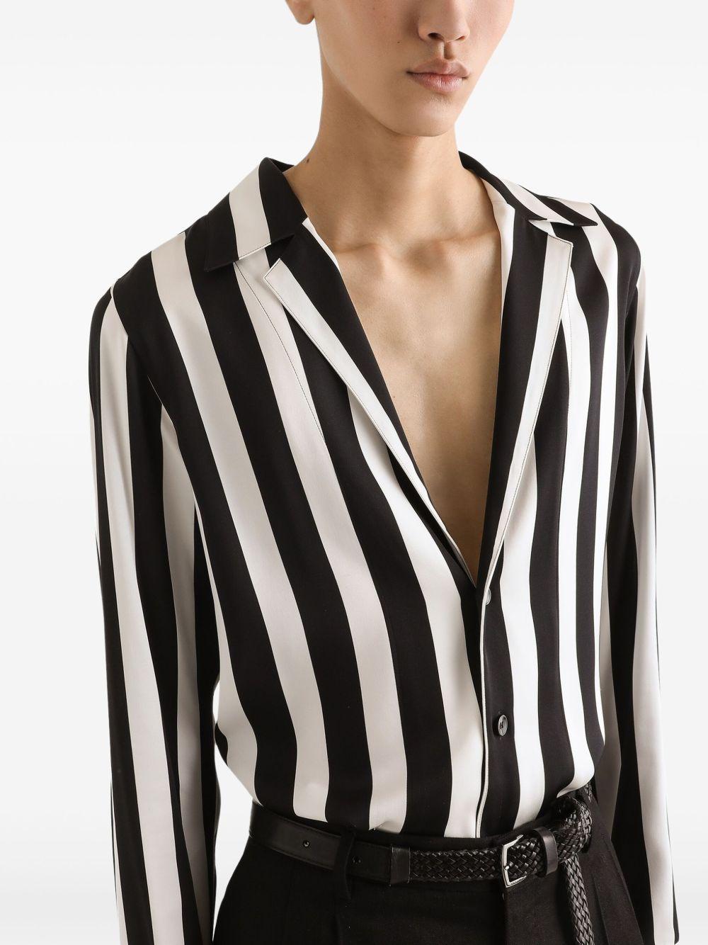 striped shirt Product Image