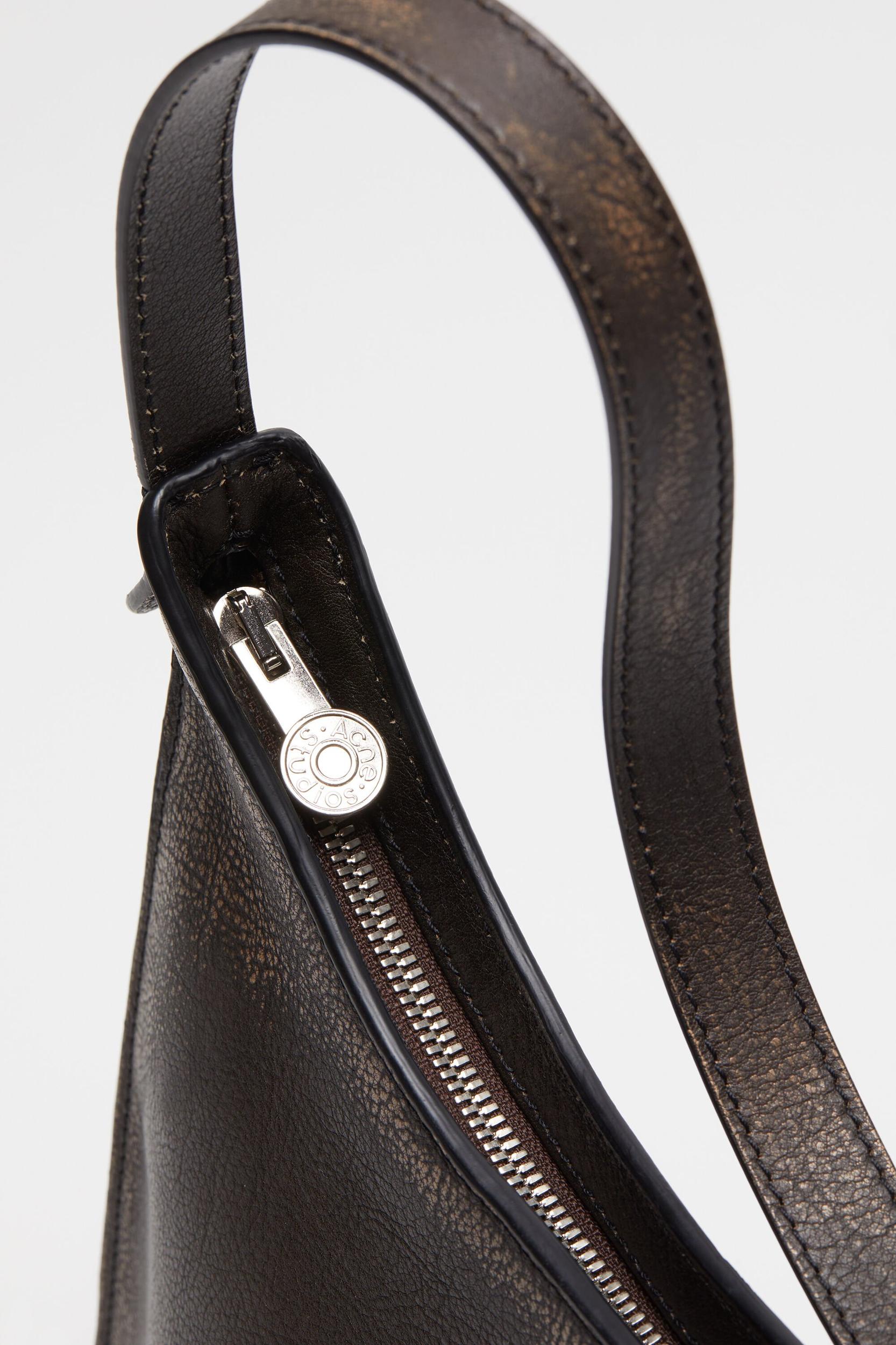 Platt shoulder bag Product Image