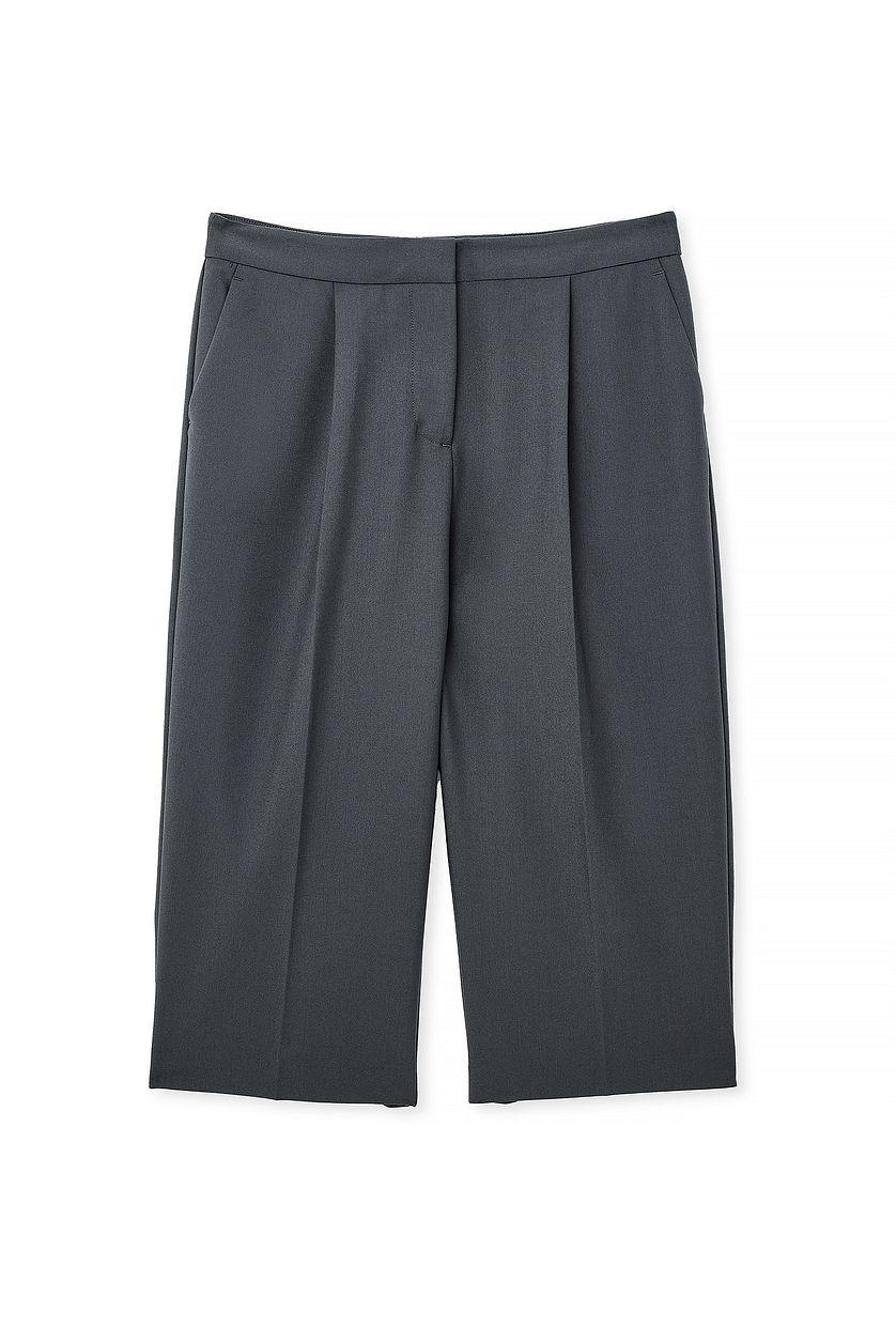 Capri Pants Product Image
