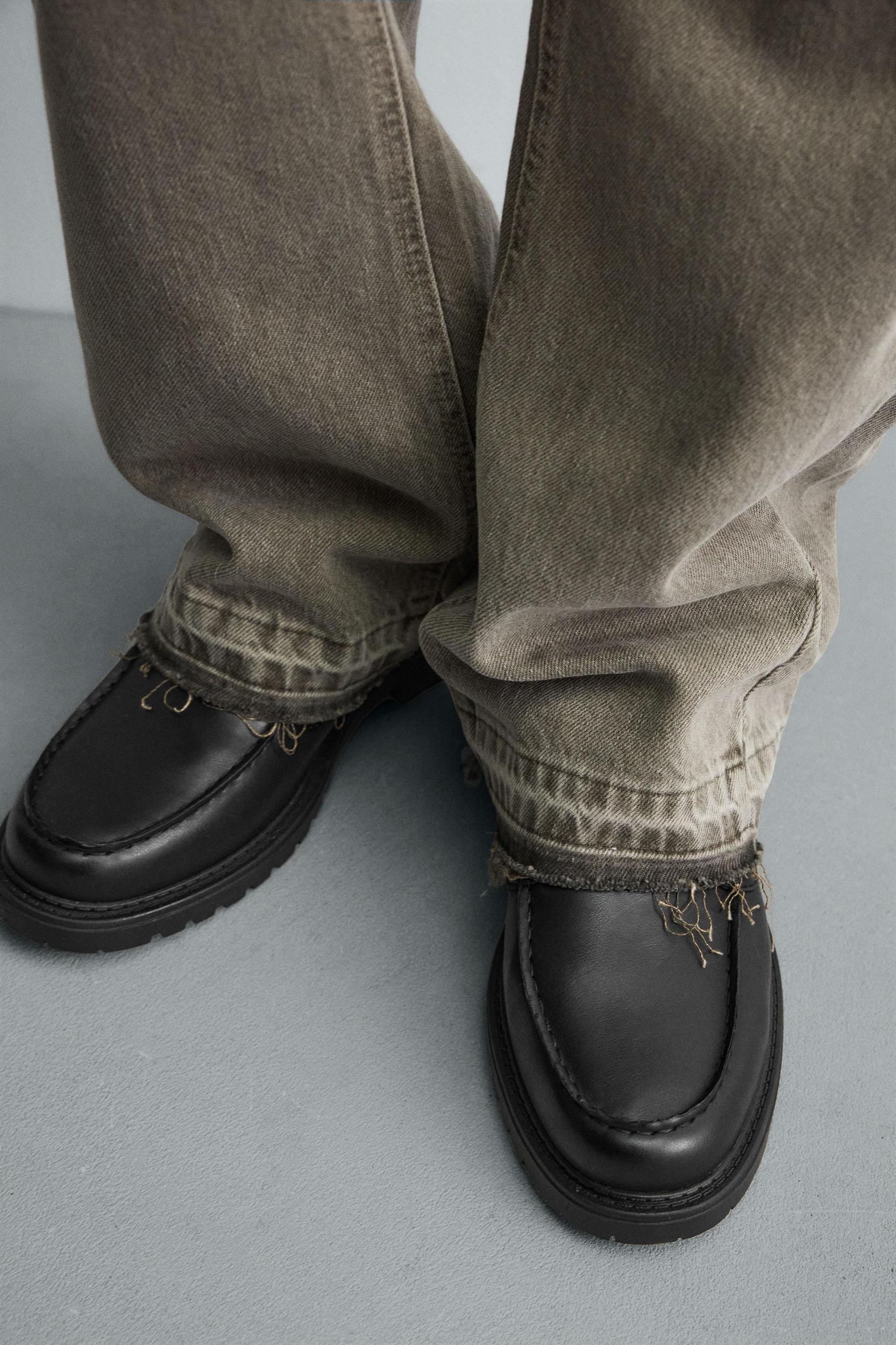 DECK SHOES Product Image