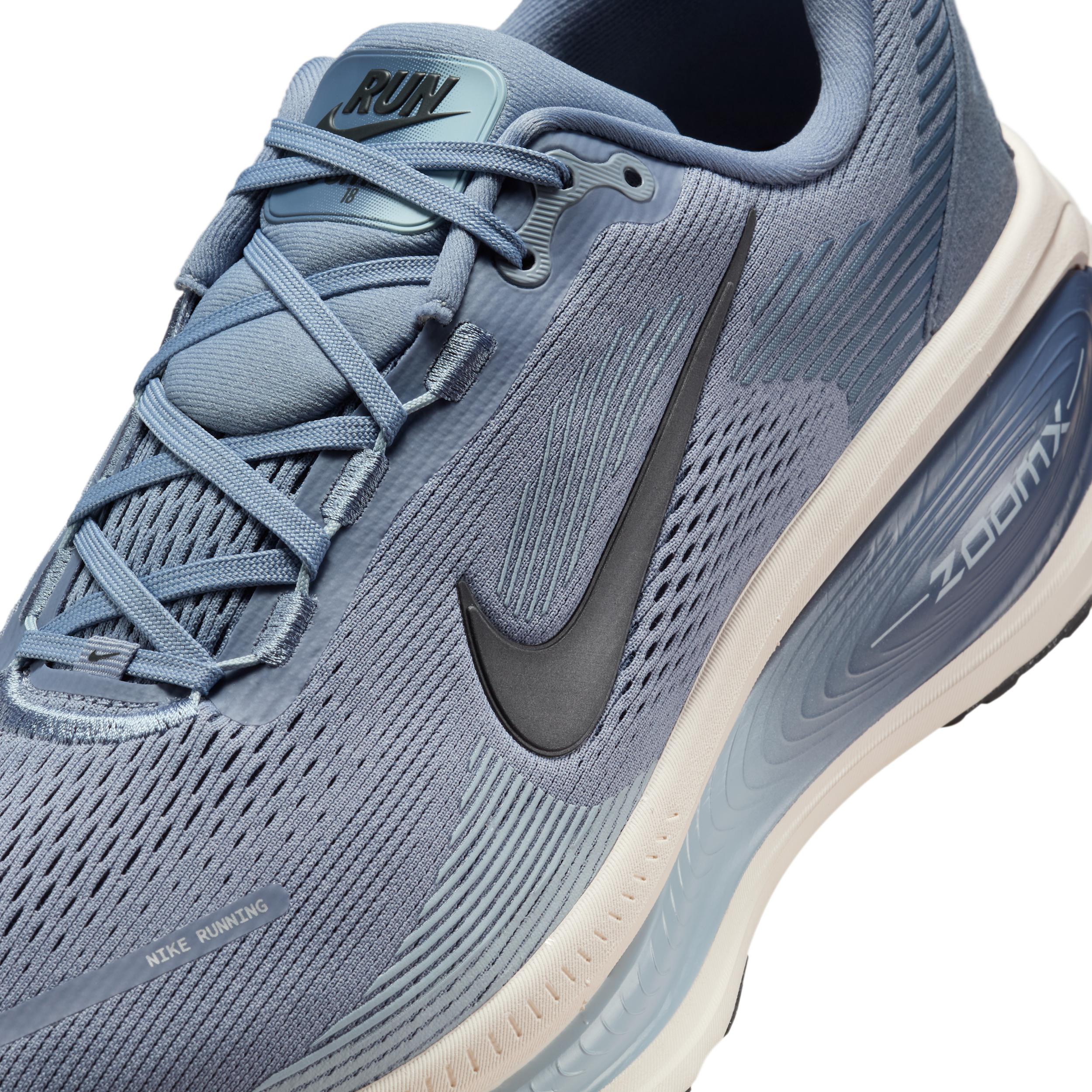 Nike Men's Vomero 18 Road Running Shoes (Extra Wide) Product Image