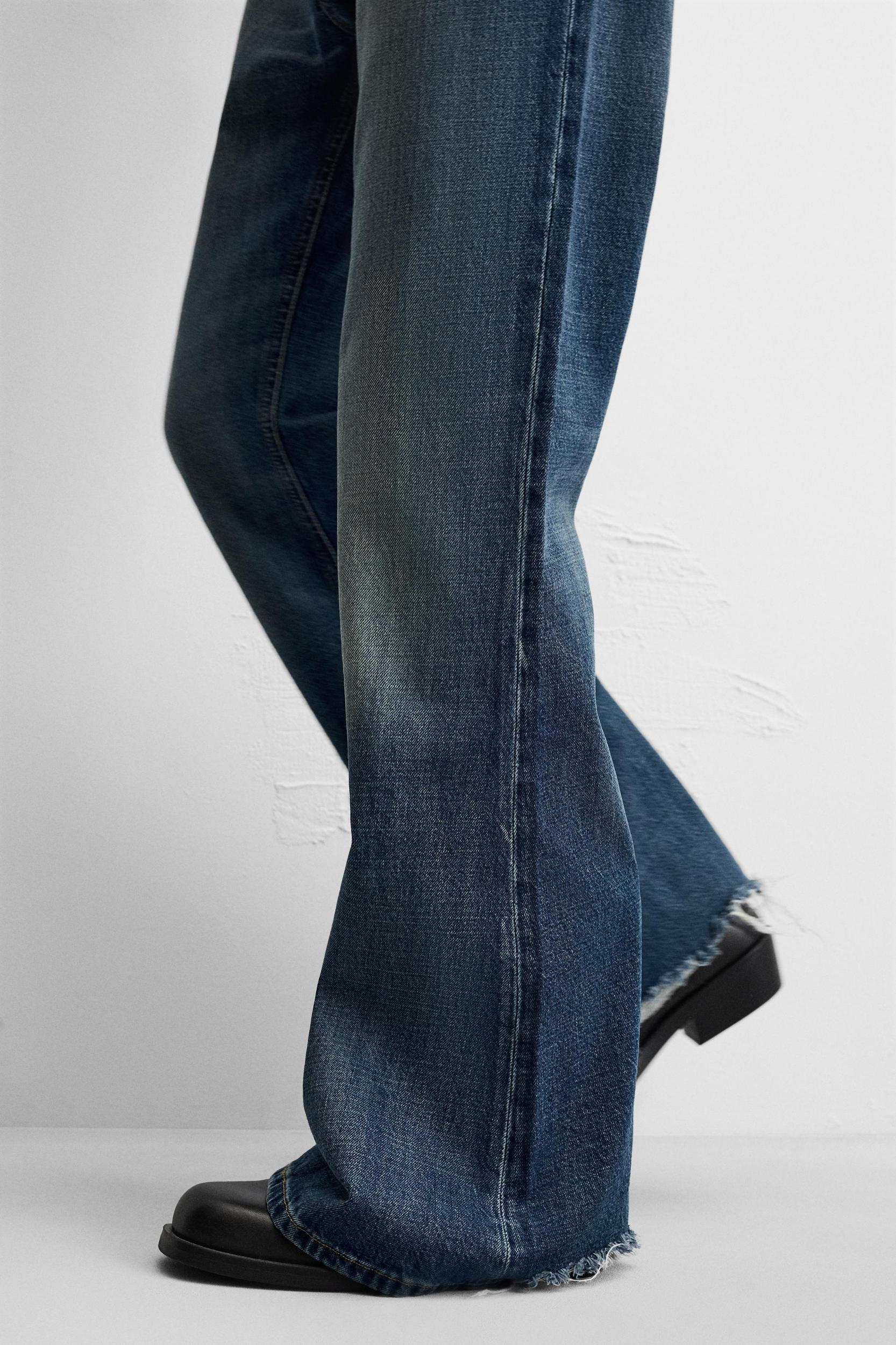 FLARE FIT JEANS Product Image