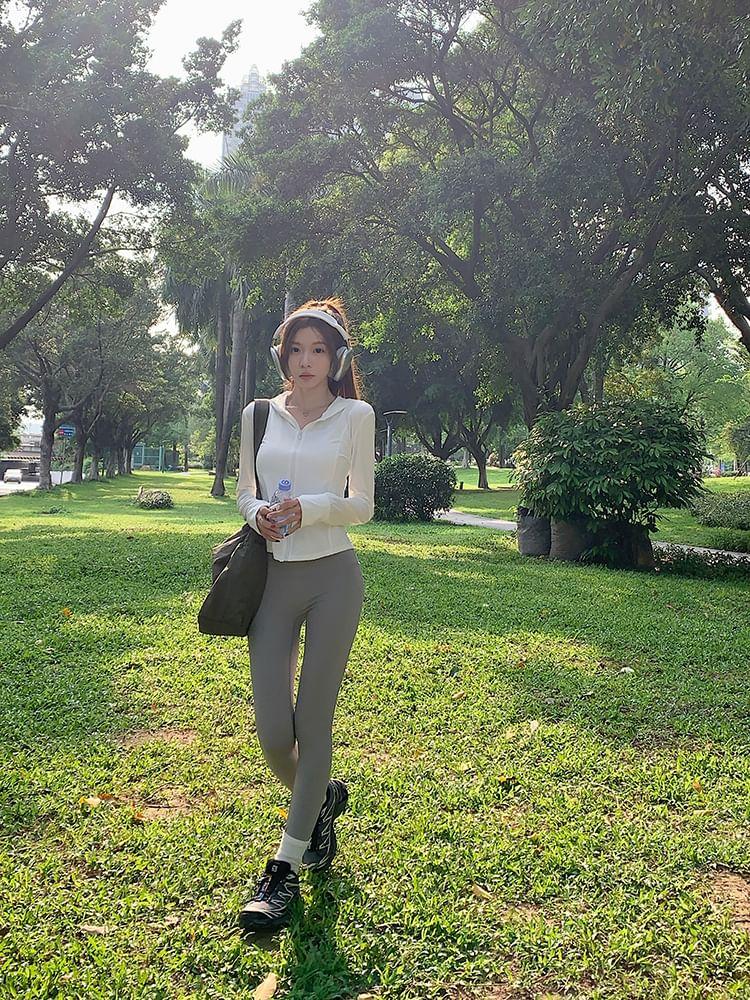 Anti-UV Sunscreen Sun Protection Hooded Zip-Up Plain Slim Fit Jacket Product Image