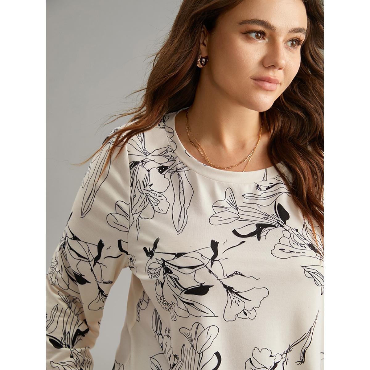 Plus Size Crew Neck Silhouette Floral Print Basic T-shirt White Women Elegant Printed Floral Round Neck Dailywear T-shirts BloomChic 30/6X Product Image