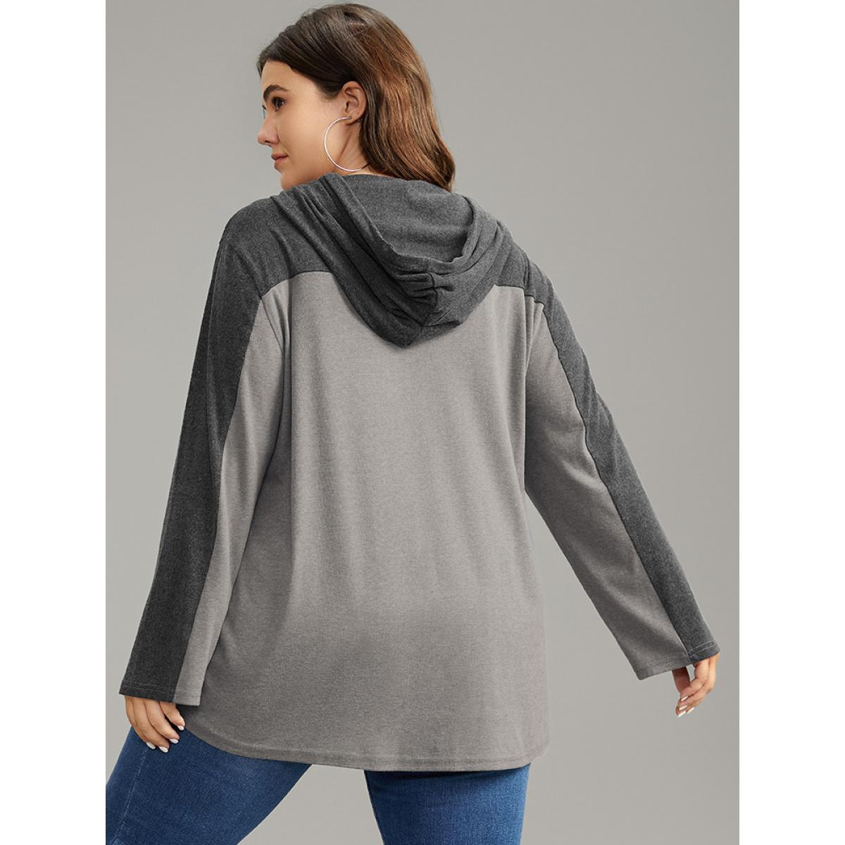 Plus Size Patchwork Contrast Pocket Hooded Drawstring T-shirt Gray Women Casual Contrast Plain Hooded Dailywear T-shirts BloomChic 30/6X Product Image
