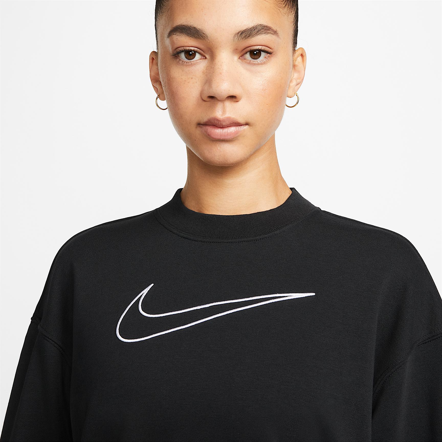 Nike Dri-FIT Get Fit Women's Graphic Crewneck Sweatshirt Product Image