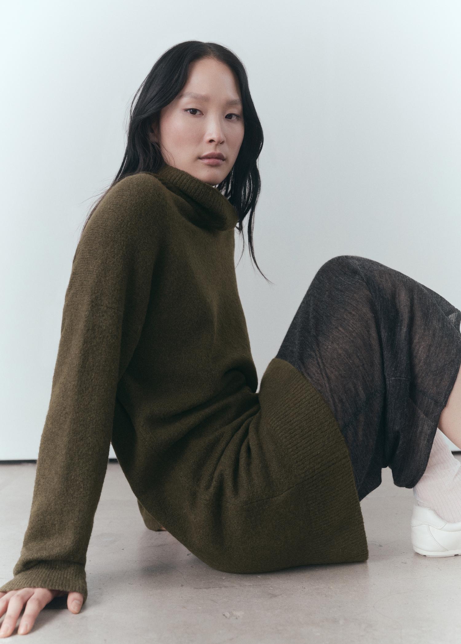 Short knitted turtleneck dress - Women | MANGO USA Product Image