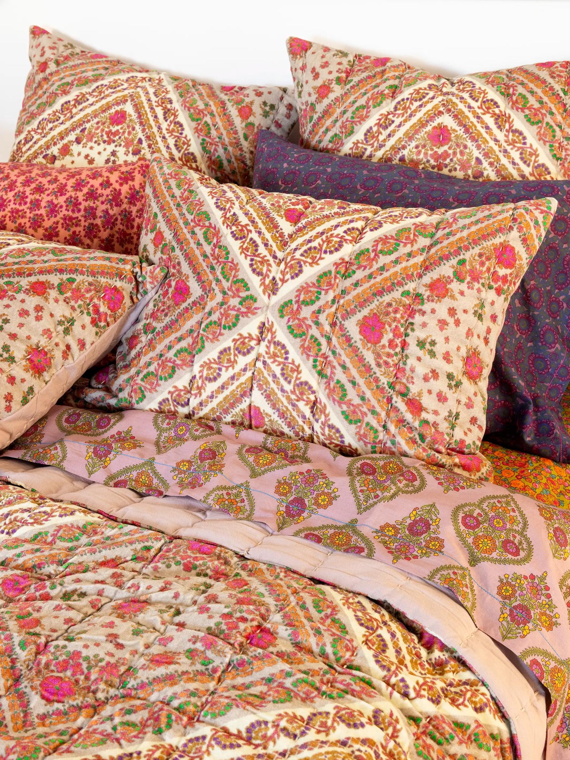 Mix & Match Cotton Fitted Sheet - Bay Daisies Product Image