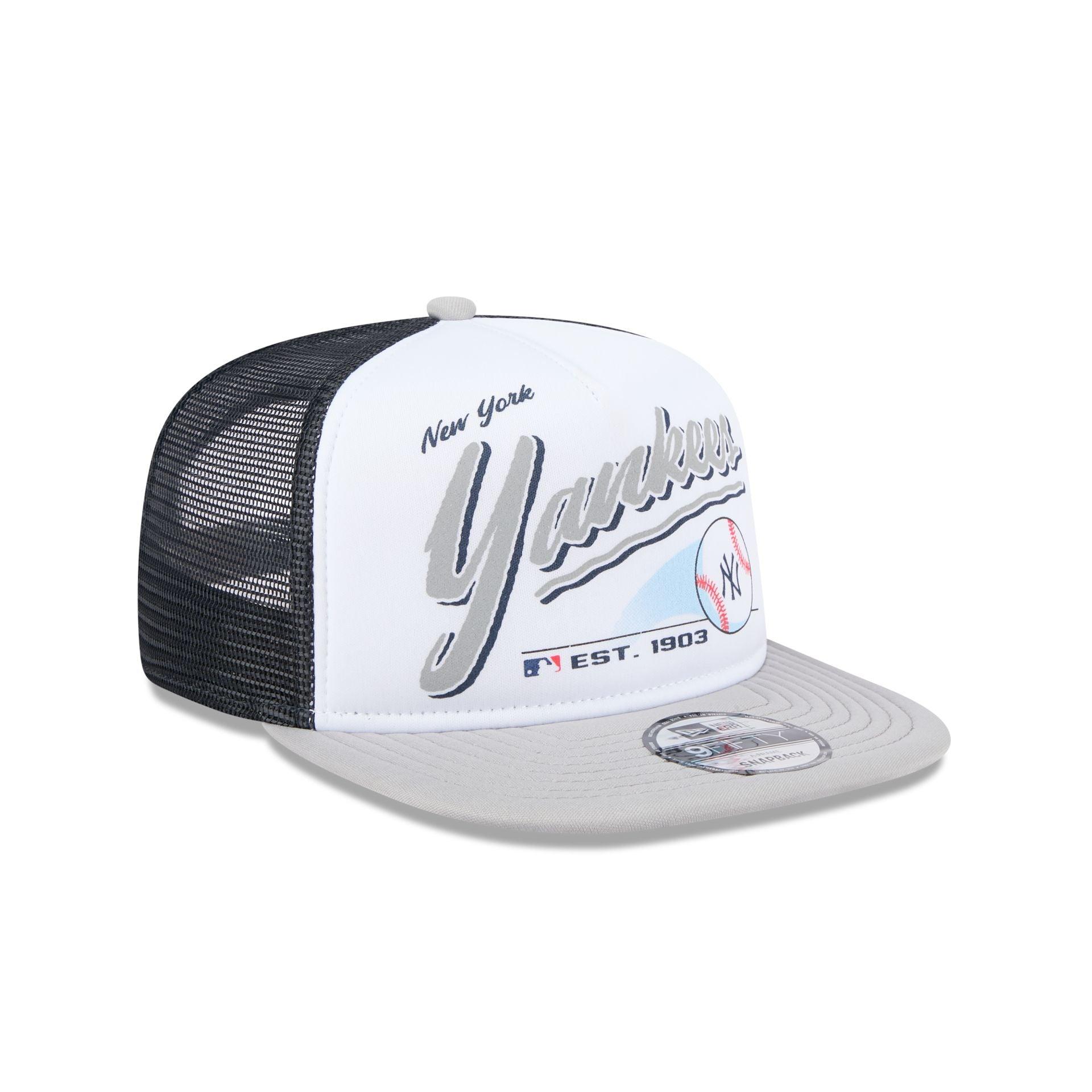 New York Yankees Retro Script 9FIFTY A-Frame Trucker Hat Male Product Image
