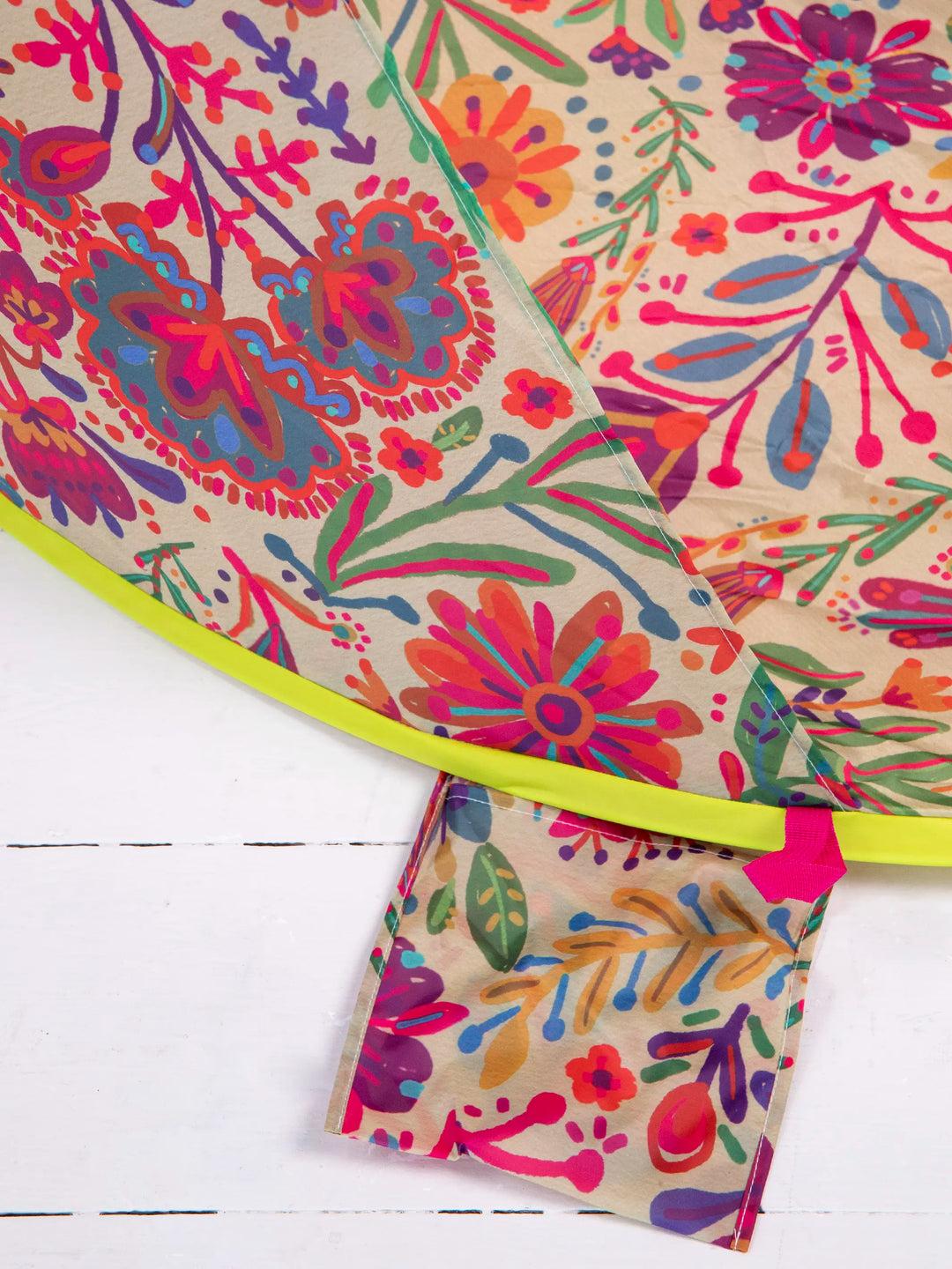 Sunny Day Pop Up Lounge Tent Product Image